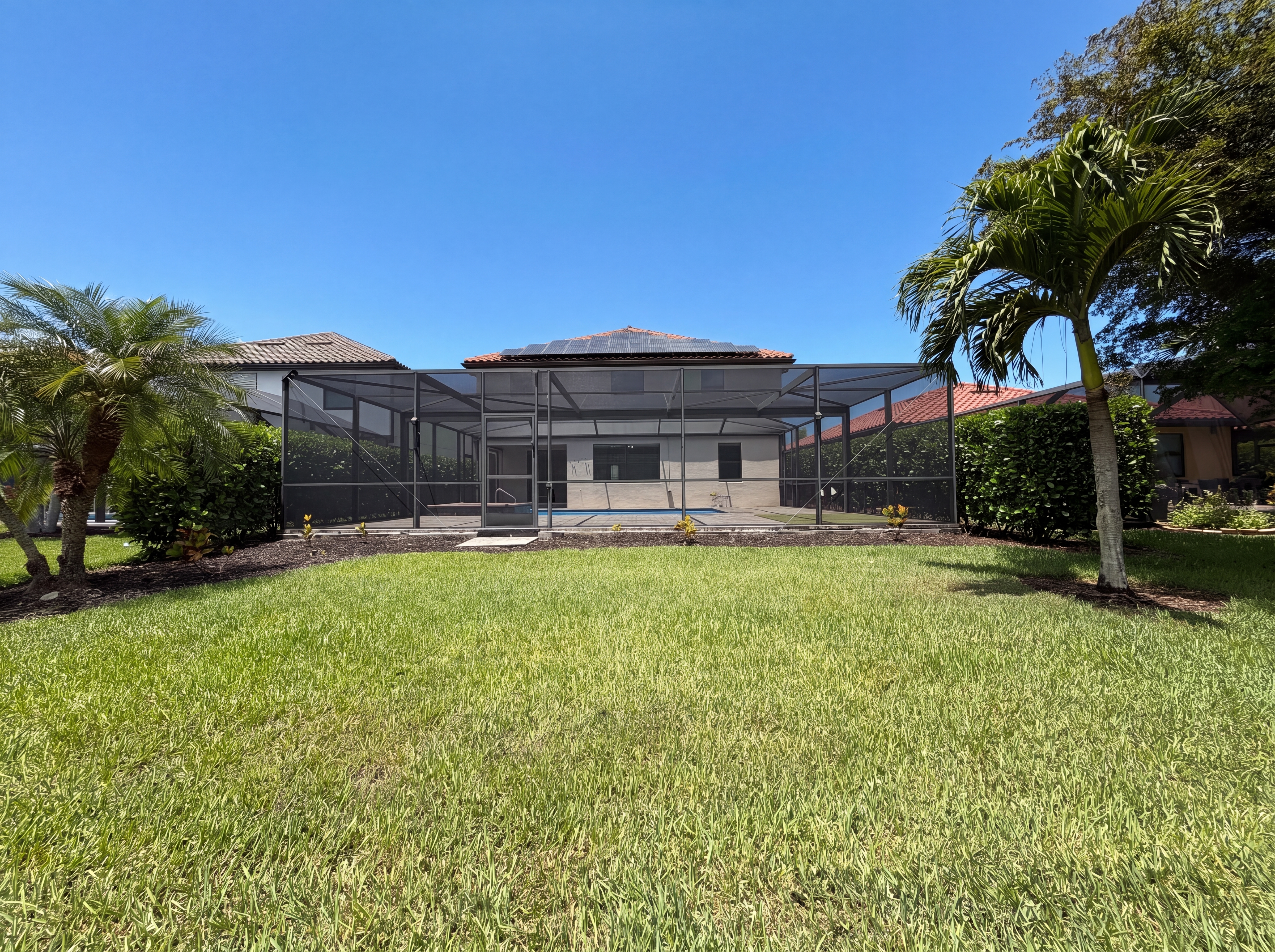 Photo 5 of 45 of 1588 Vizcaya Ln, Naples, FL