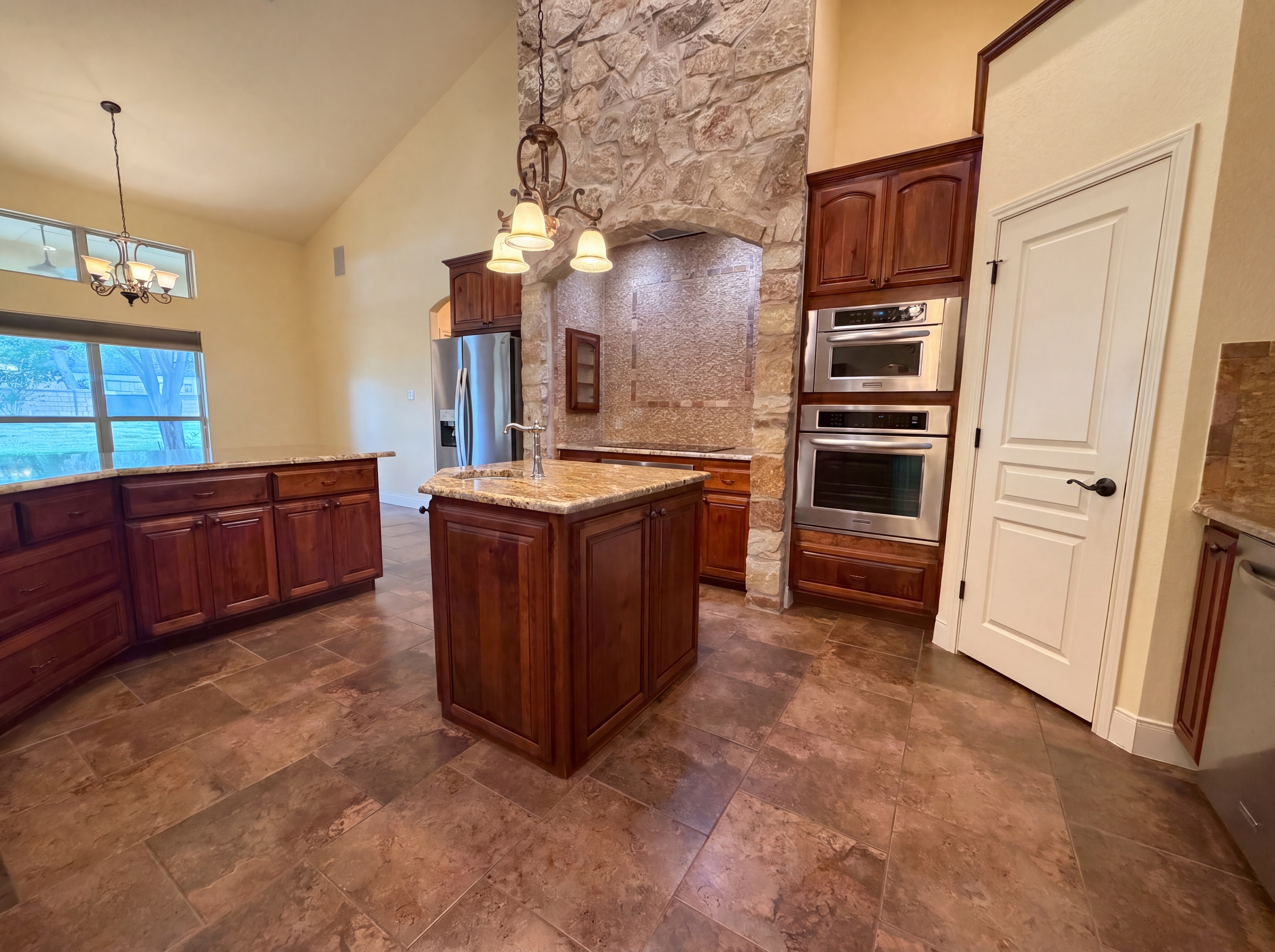 Photo 2 of 20 of 165 Vintage Ranch Cir, La Vernia, TX