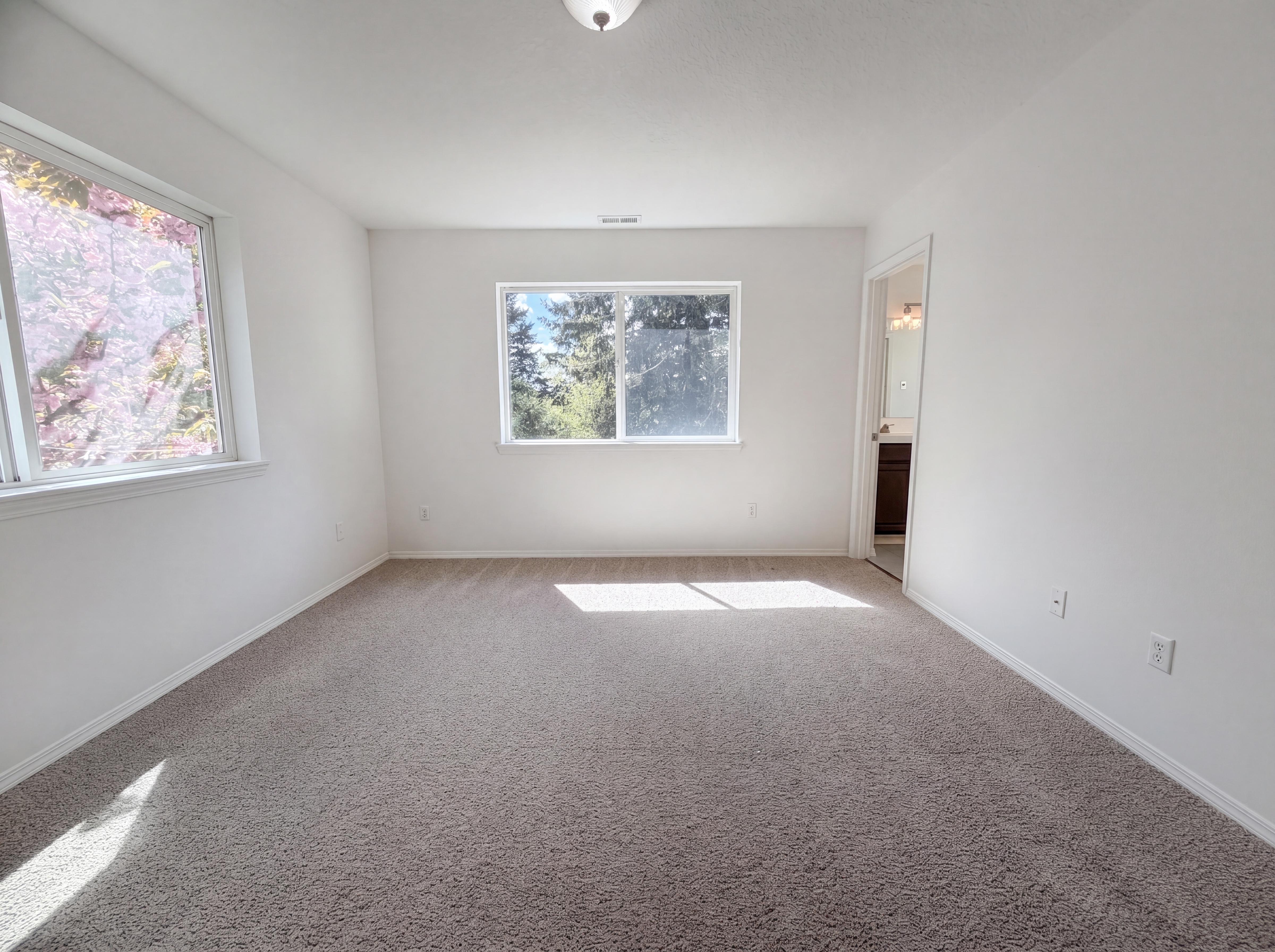Photo 4 of 25 of 13616 Duane St, Oregon City, OR