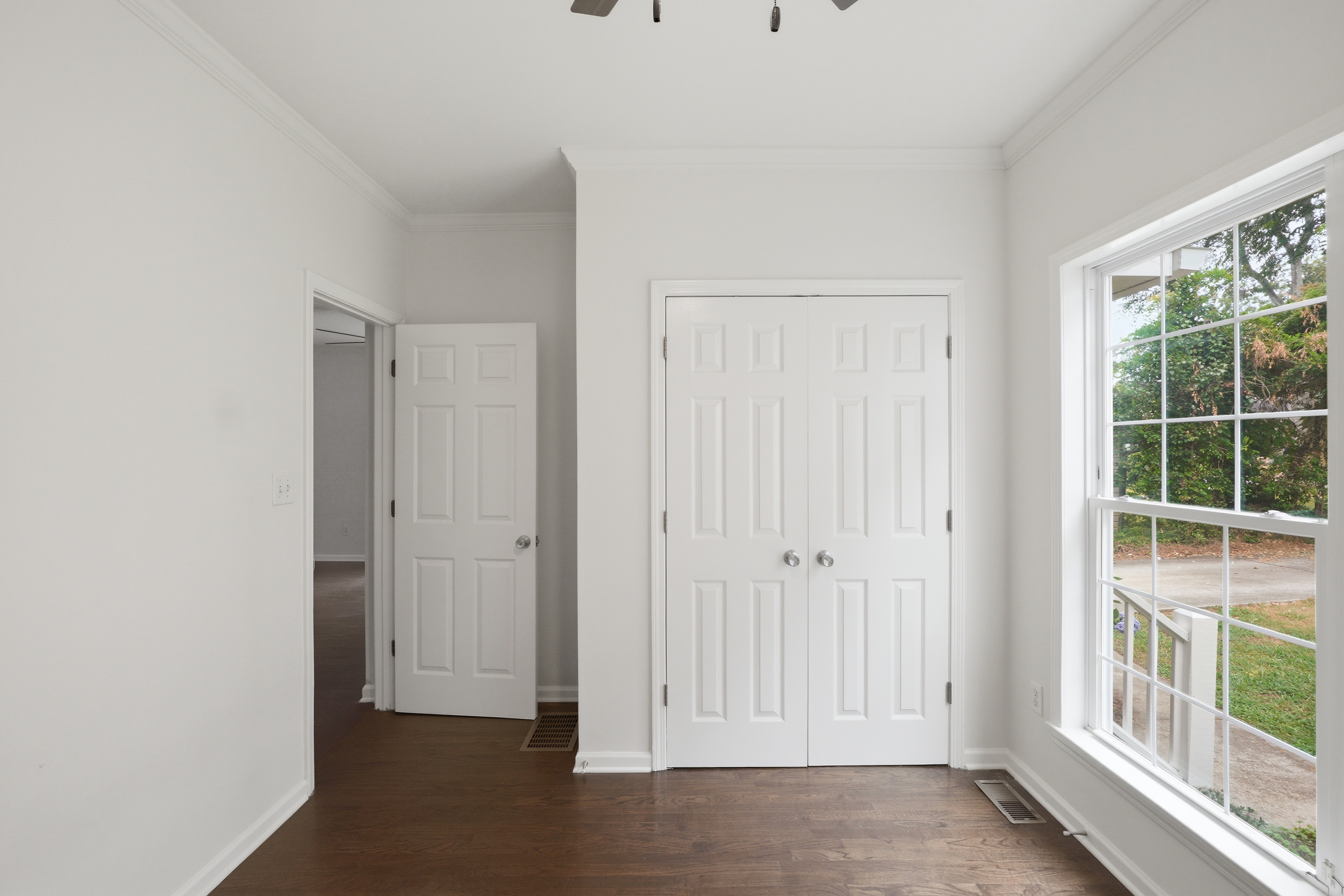 Photo 9 of 29 of 1575 Liberty Ave SE, Atlanta, GA