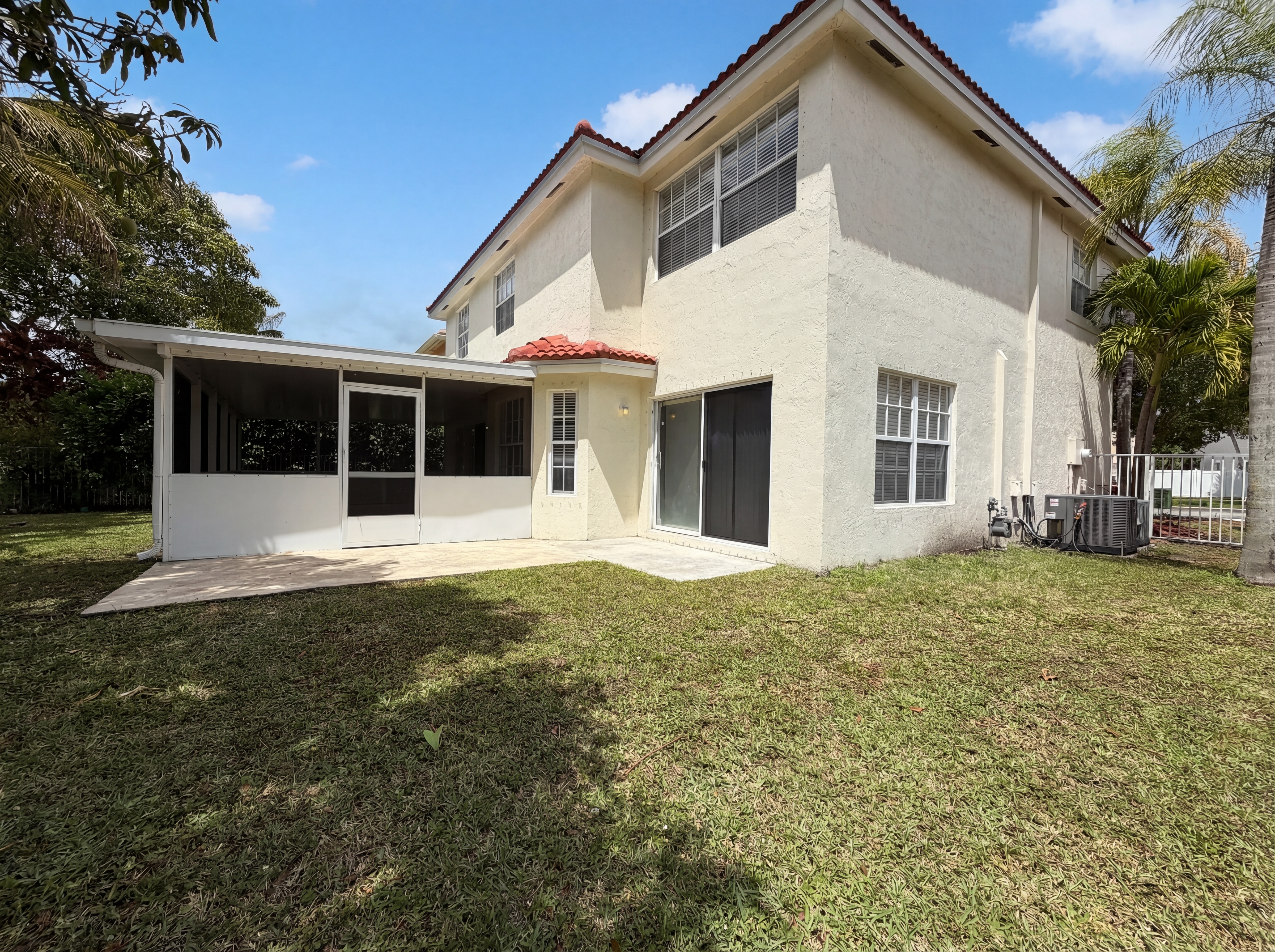 Photo 19 of 22 of 73 Gables Blvd, Weston, FL
