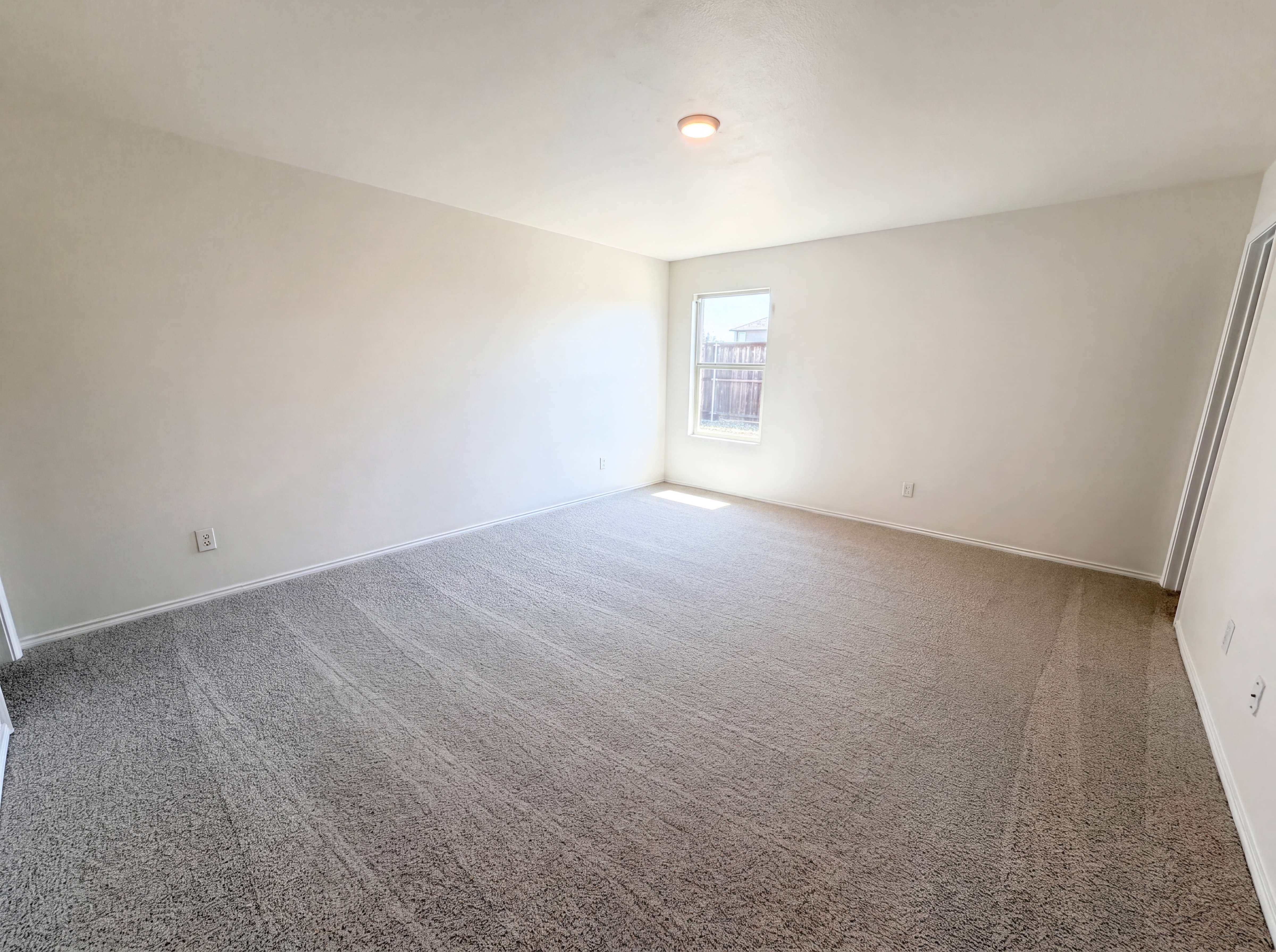 Photo 13 of 17 of 2214 Nightgrove Cir, Crandall, TX