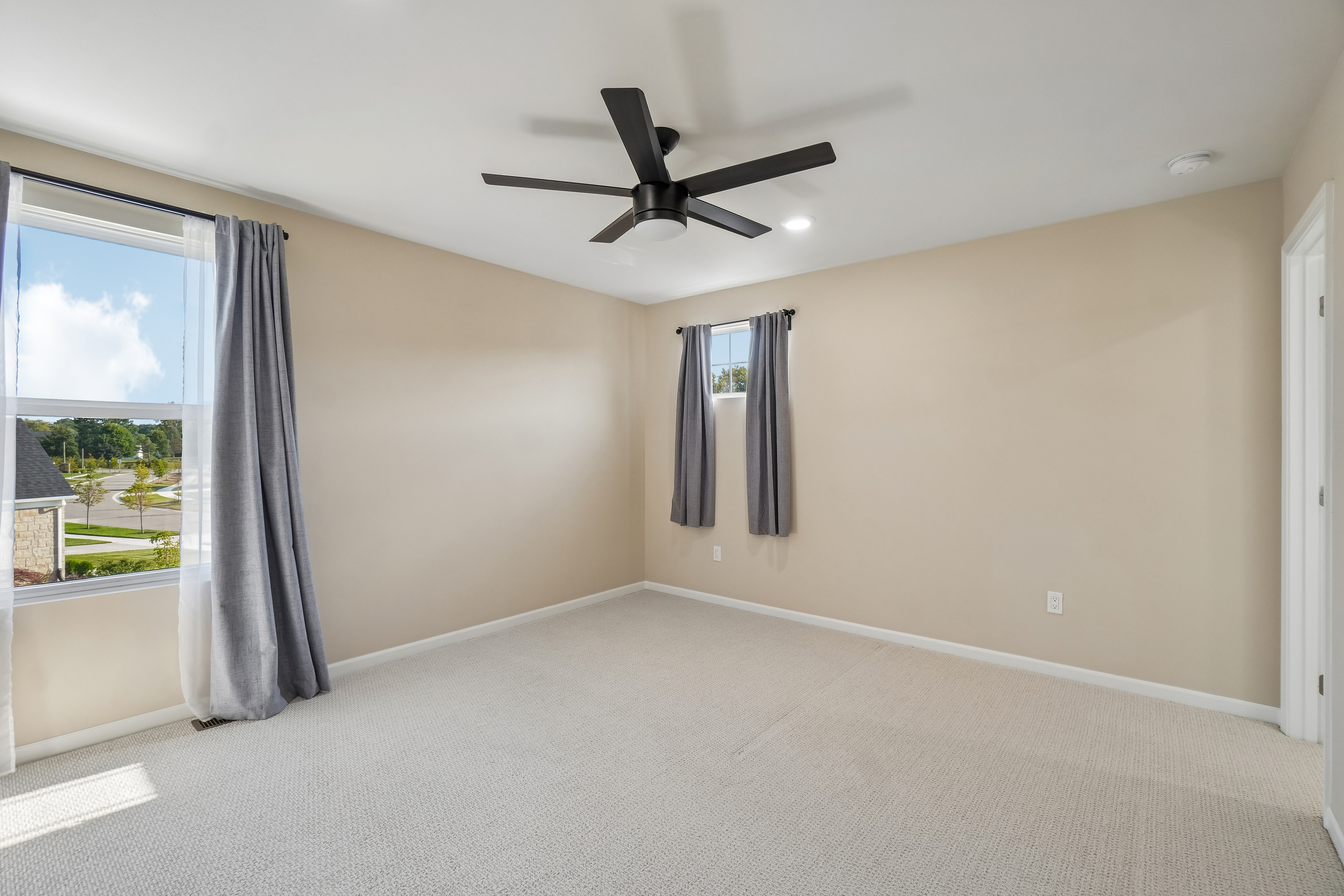 Photo 24 of 61 of 20942 Torbay Dr, Northville, MI