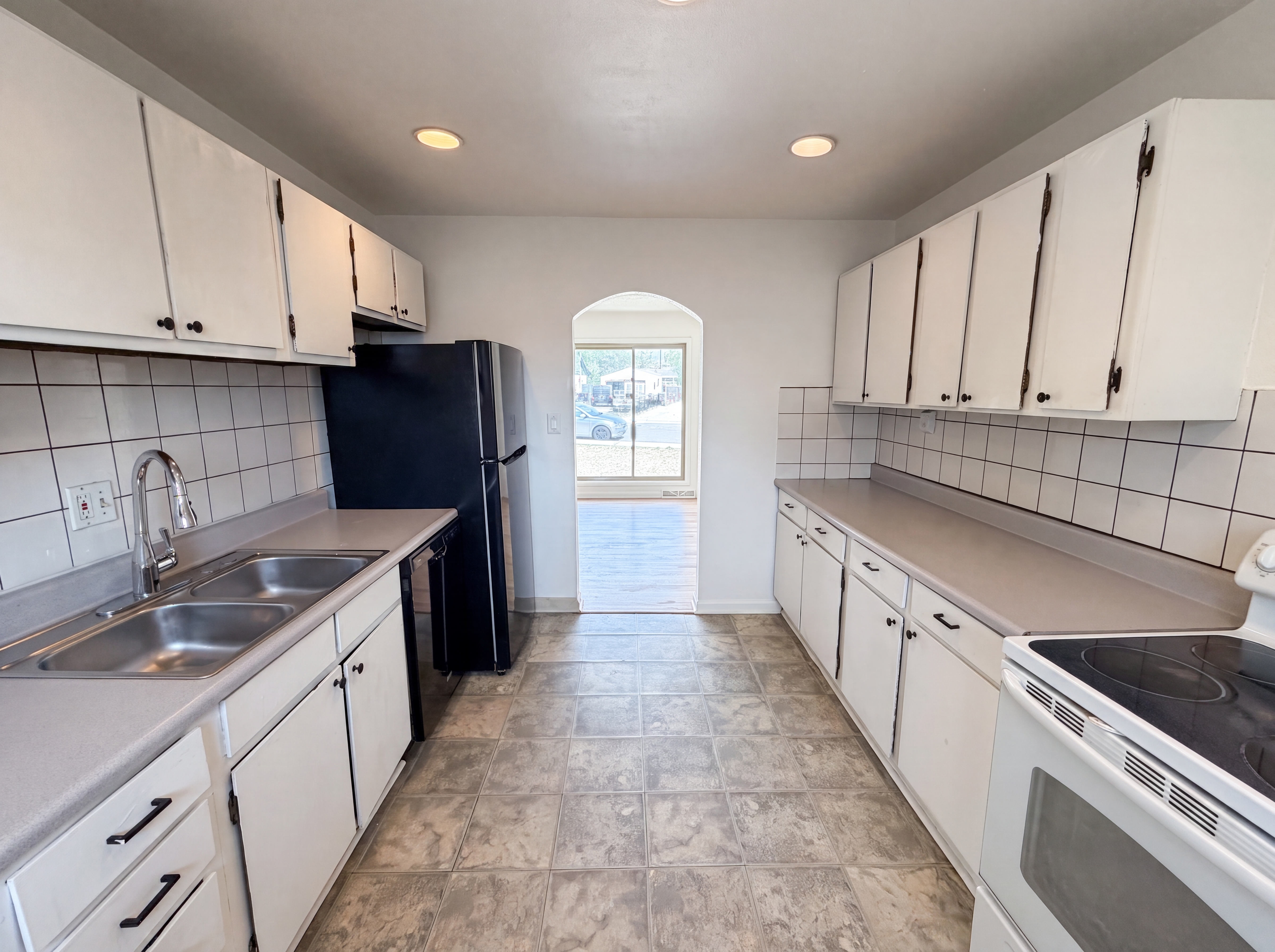 Photo 7 of 23 of 9190 Cypress Dr, Thornton, CO
