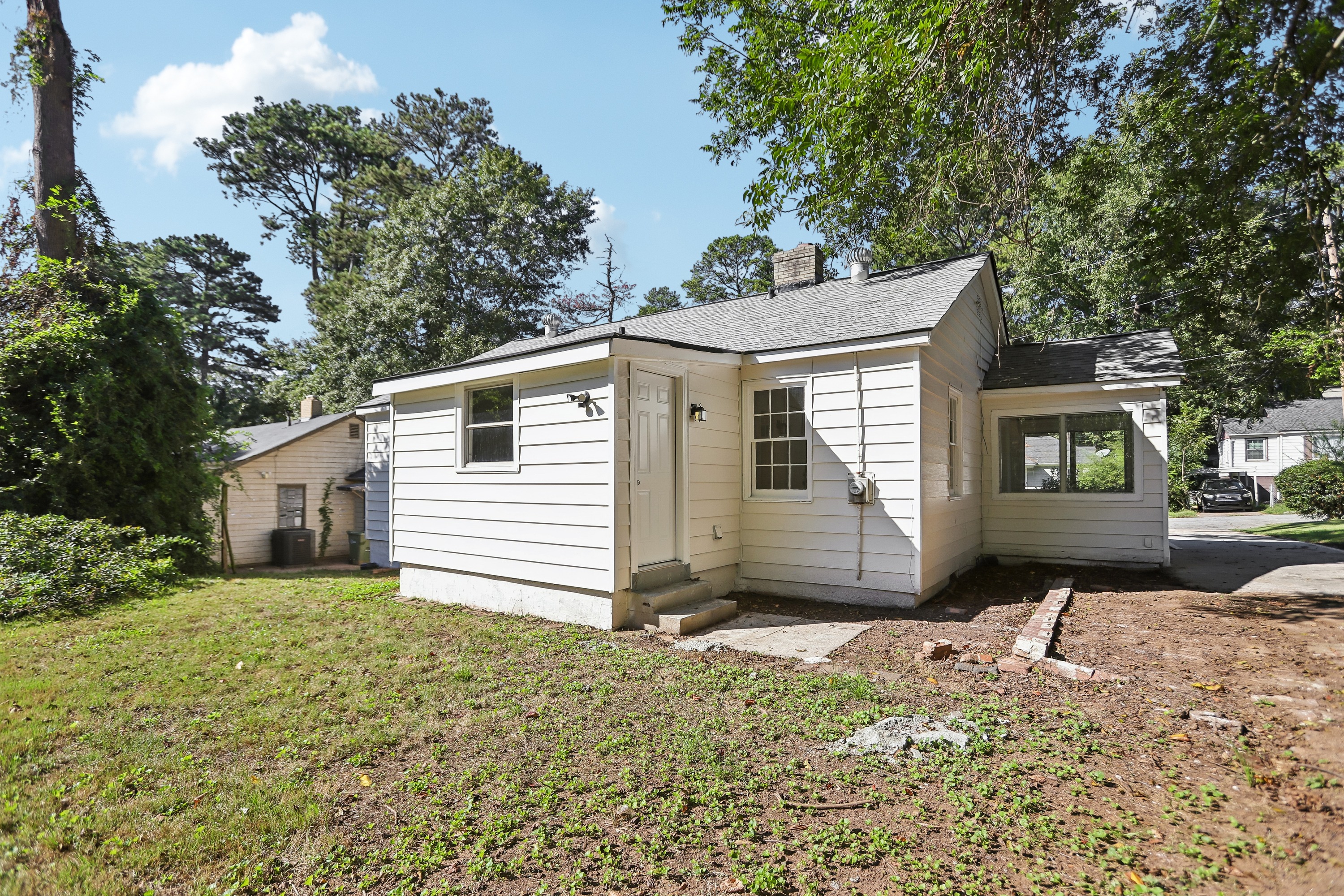 Photo 52 of 53 of 1330 Lynford Dr SW, Atlanta, GA