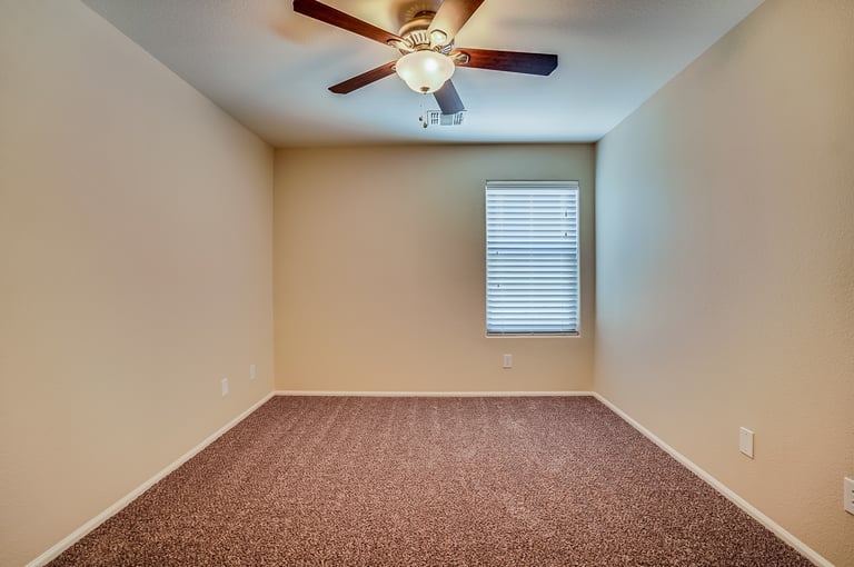 Photo 17 of 27 - 28402 N 25th Ave, Phoenix, AZ 85085