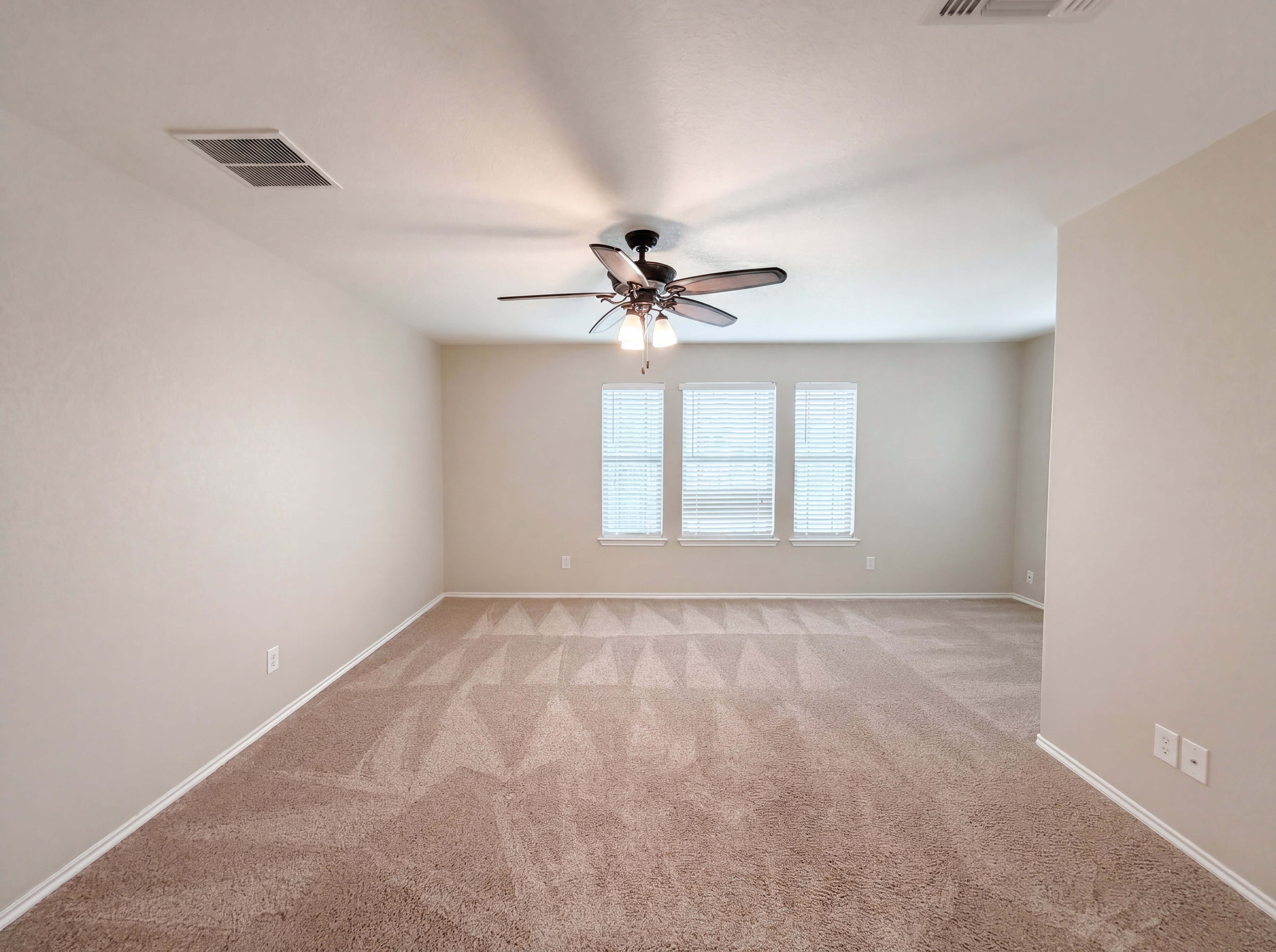 Photo 4 of 19 of 5733 Ty Lindstrom, Schertz, TX