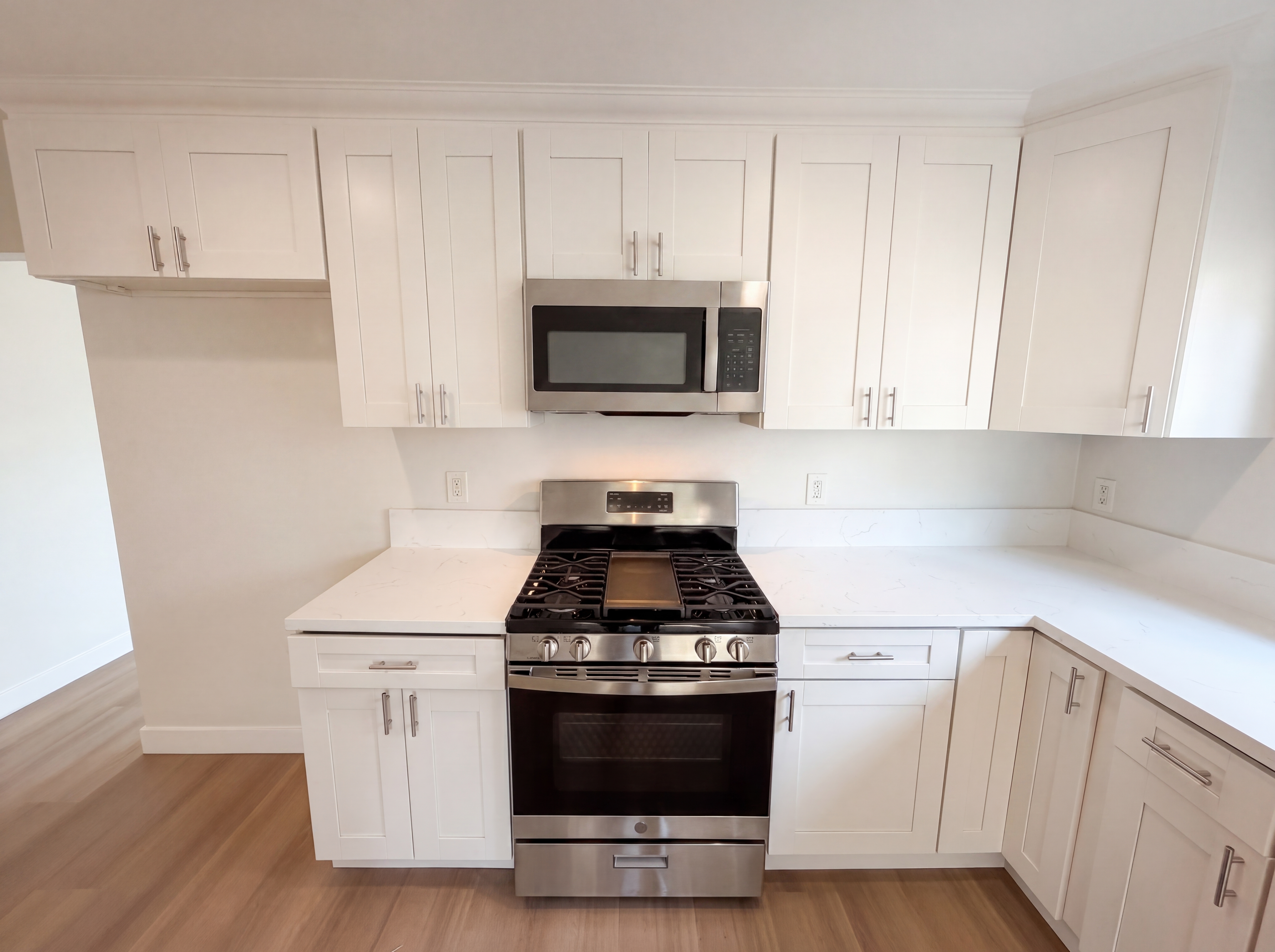 Photo 12 of 27 of 818 W 130th St, Compton, CA