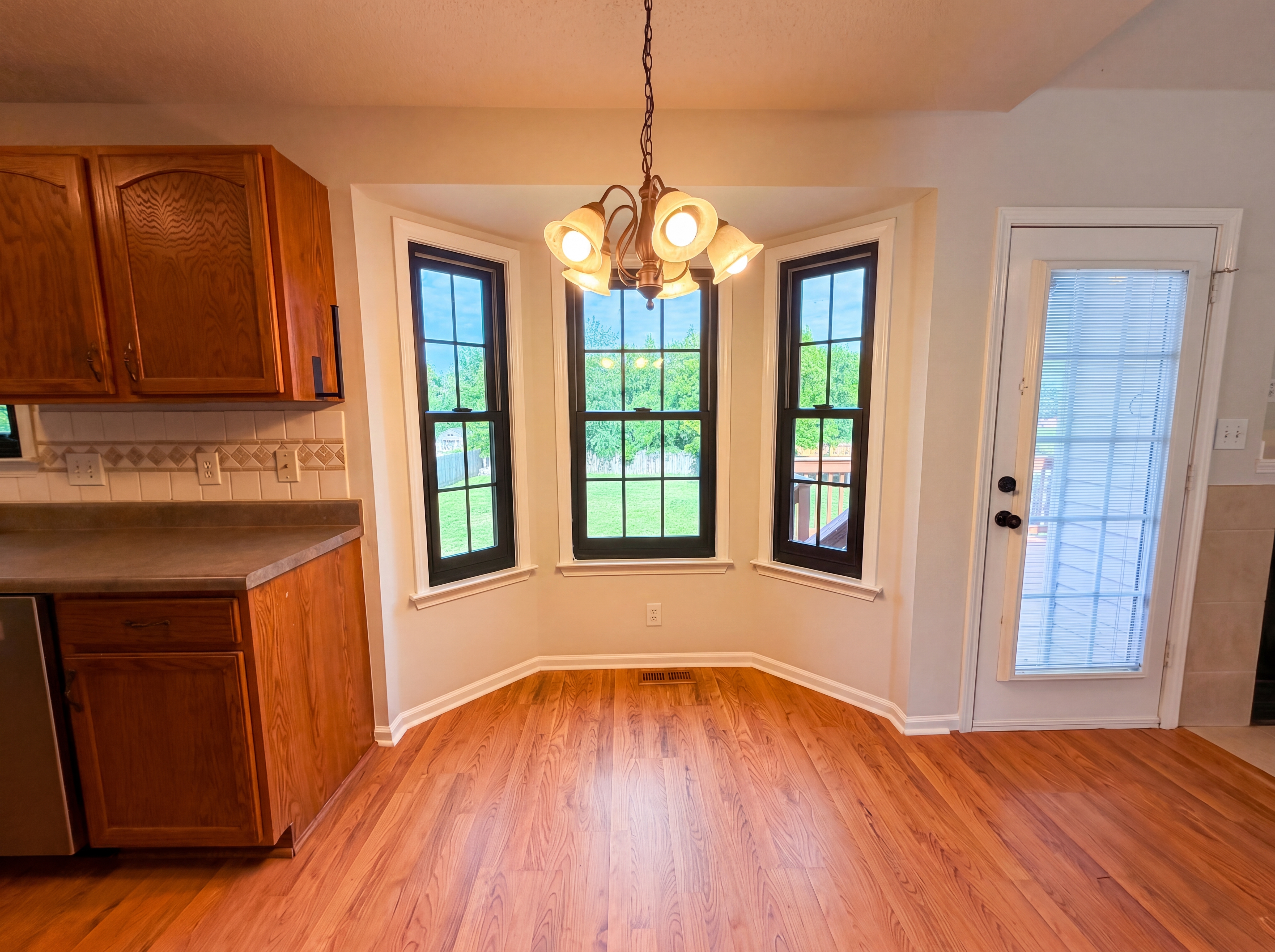 Photo 6 of 24 of 1688 Cedar Springs Cir, Clarksville, TN
