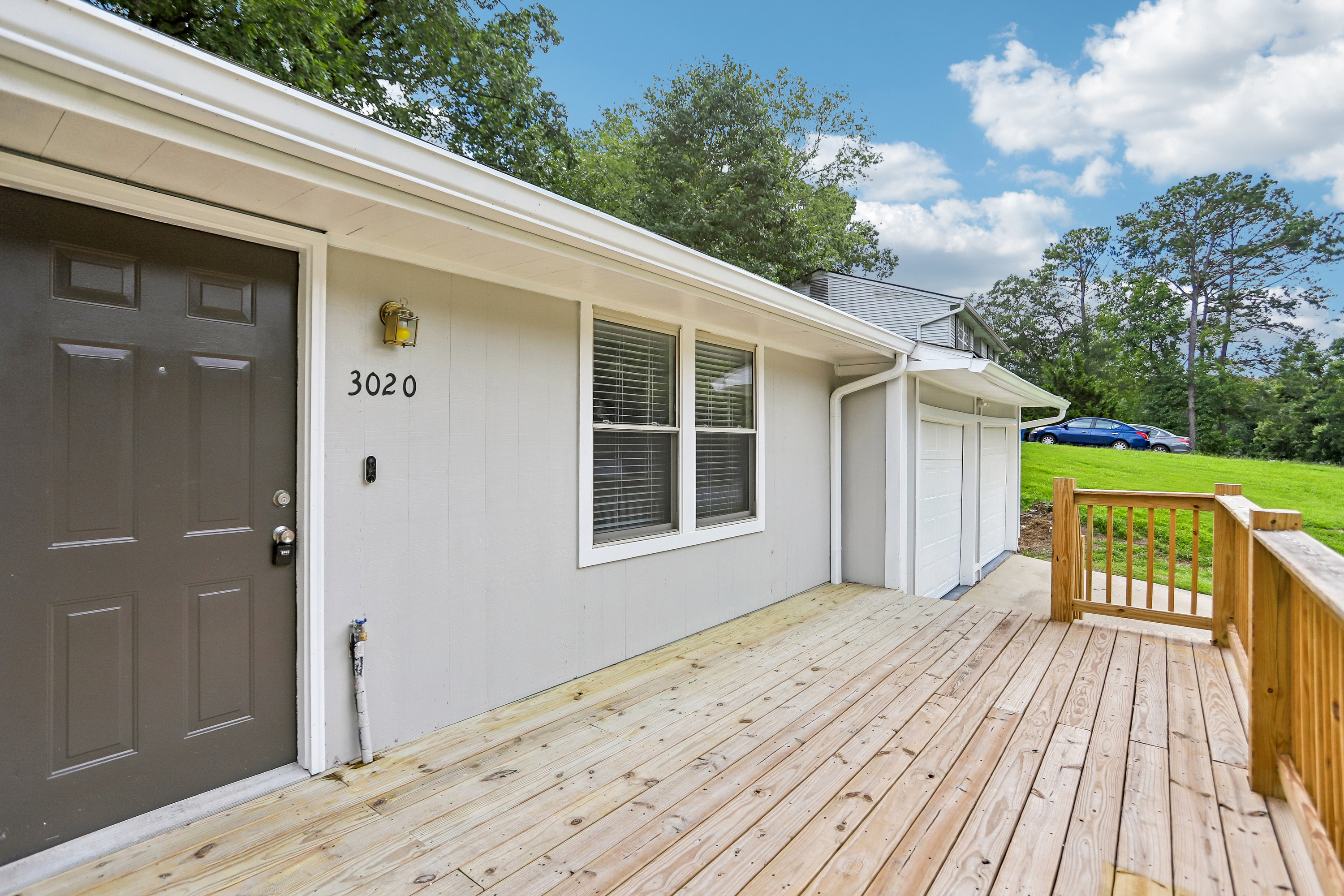 Photo 10 of 34 of 3020 Forestside Ln, Atlanta, GA