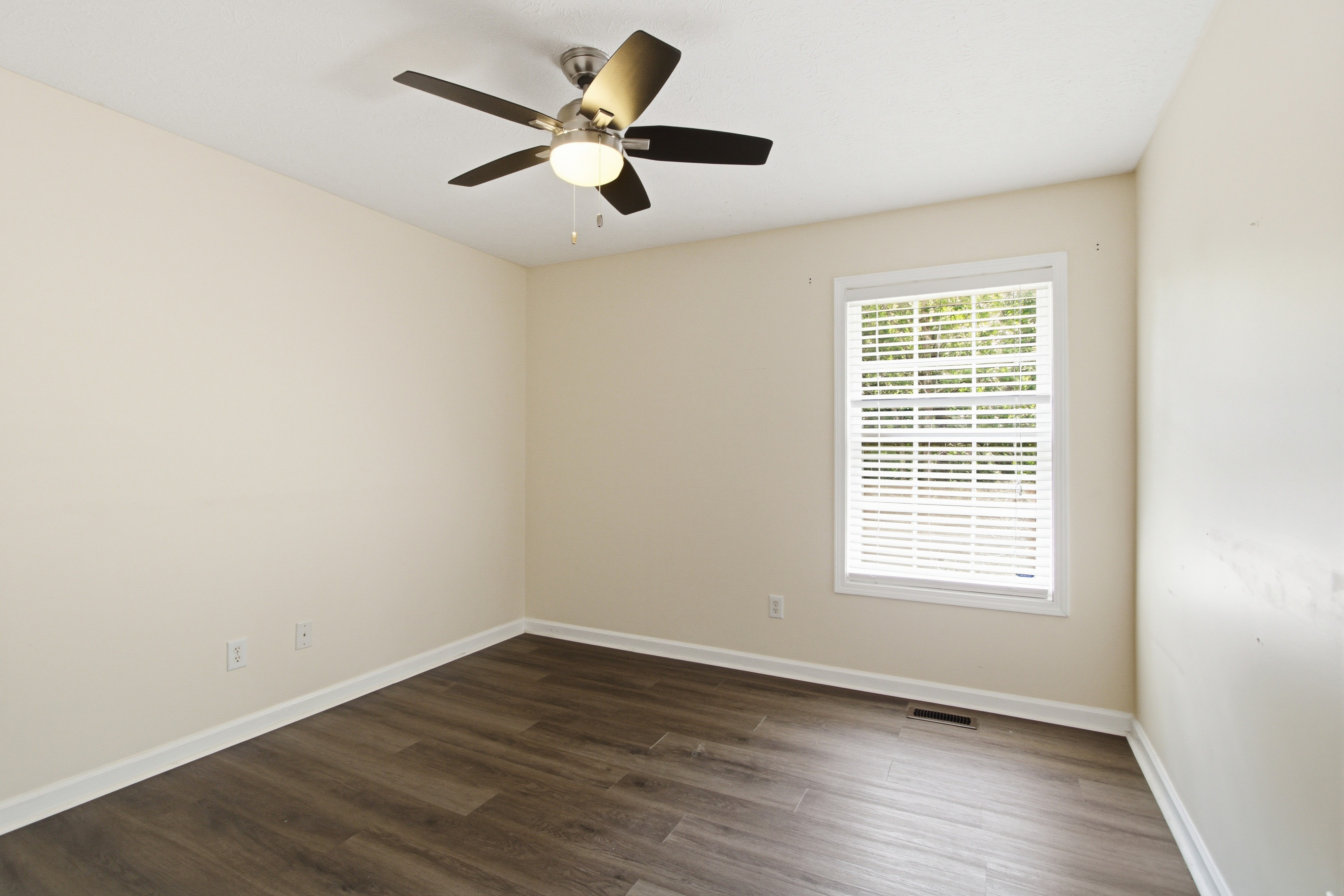 Photo 15 of 28 of 9458 Creekstone Ct, Villa Rica, GA