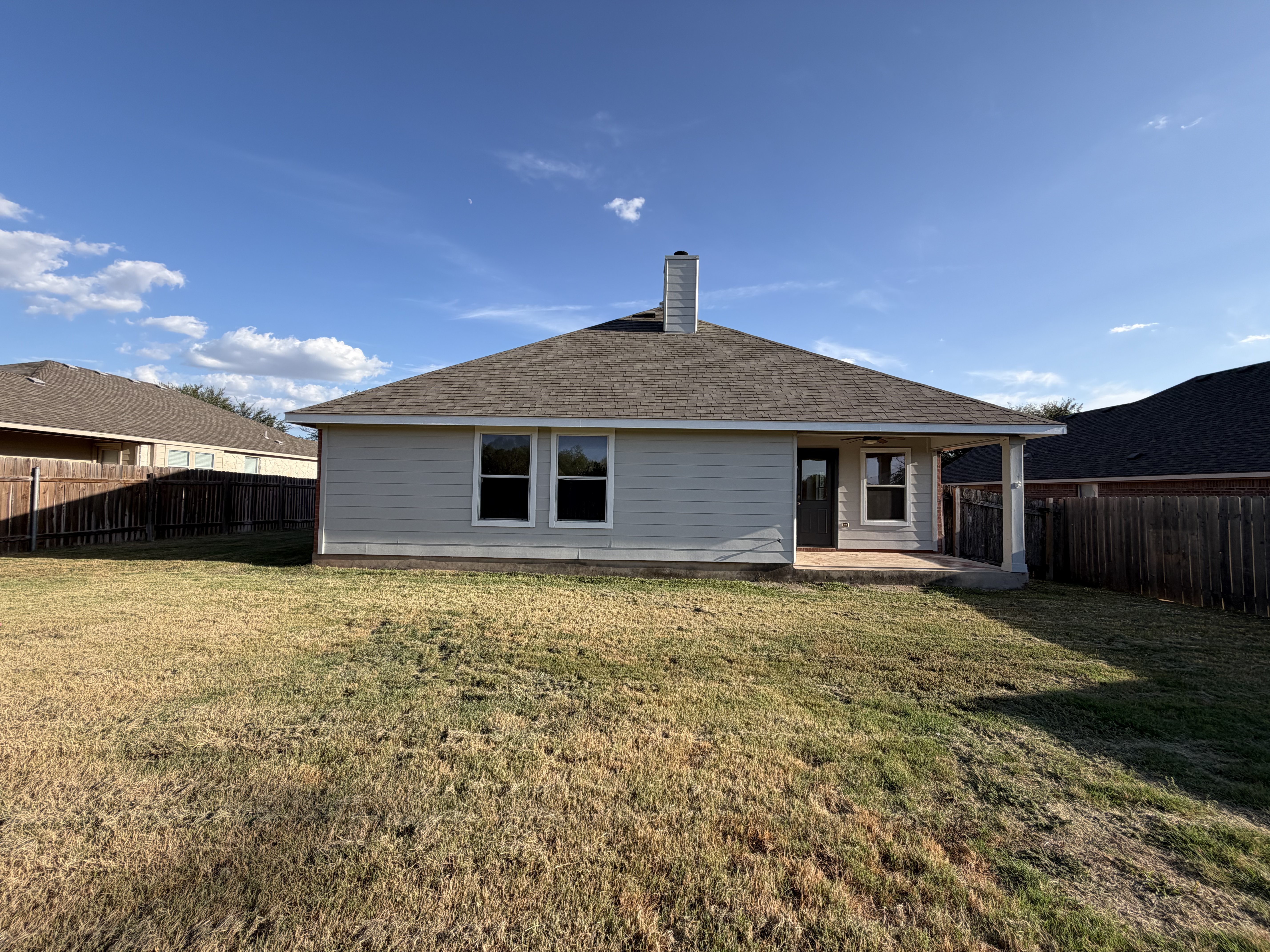 Photo 5 of 19 of 404 Timothy John Dr, Pflugerville, TX