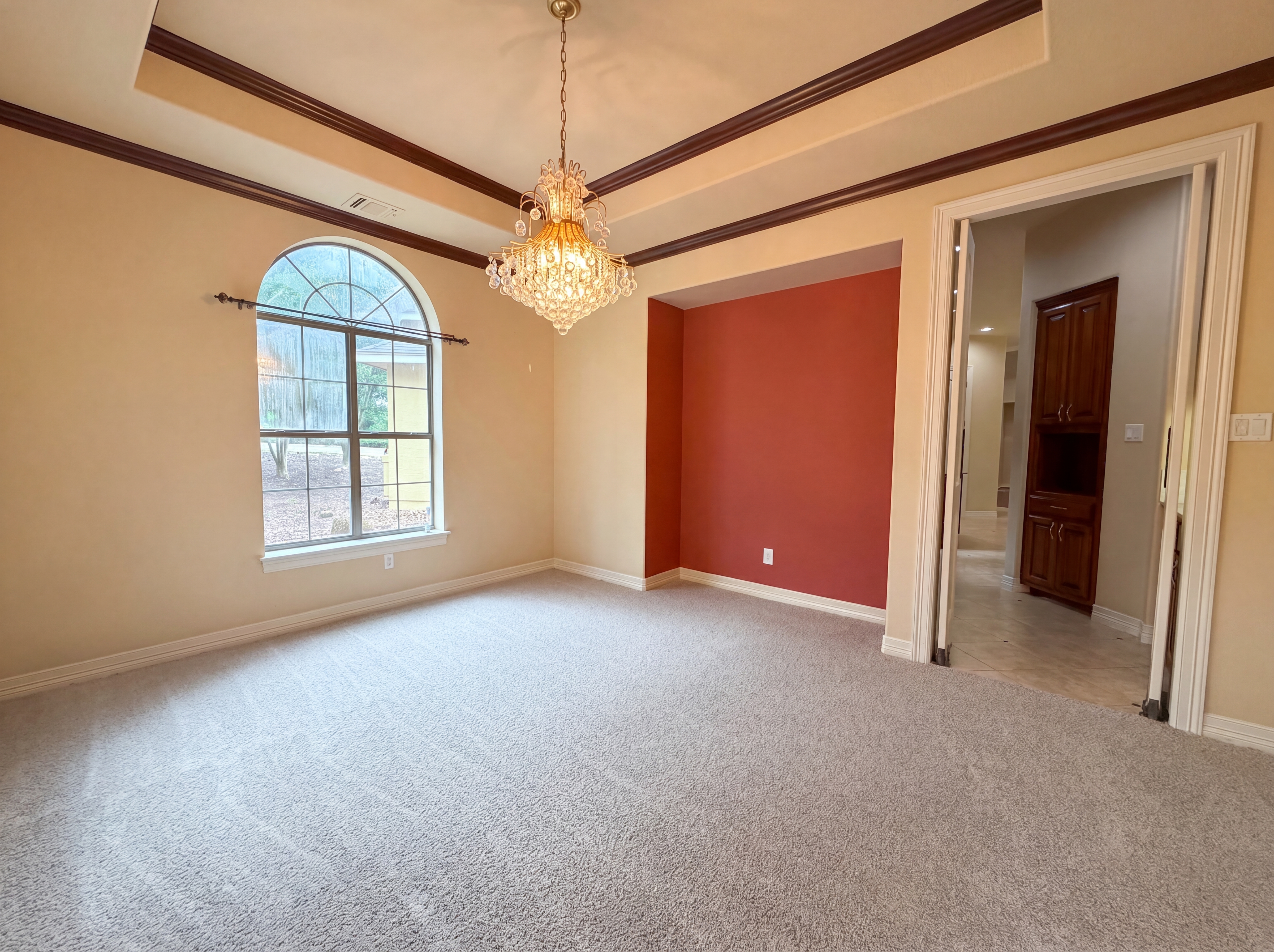Photo 9 of 23 of 20646 Wahl Ln, San Antonio, TX