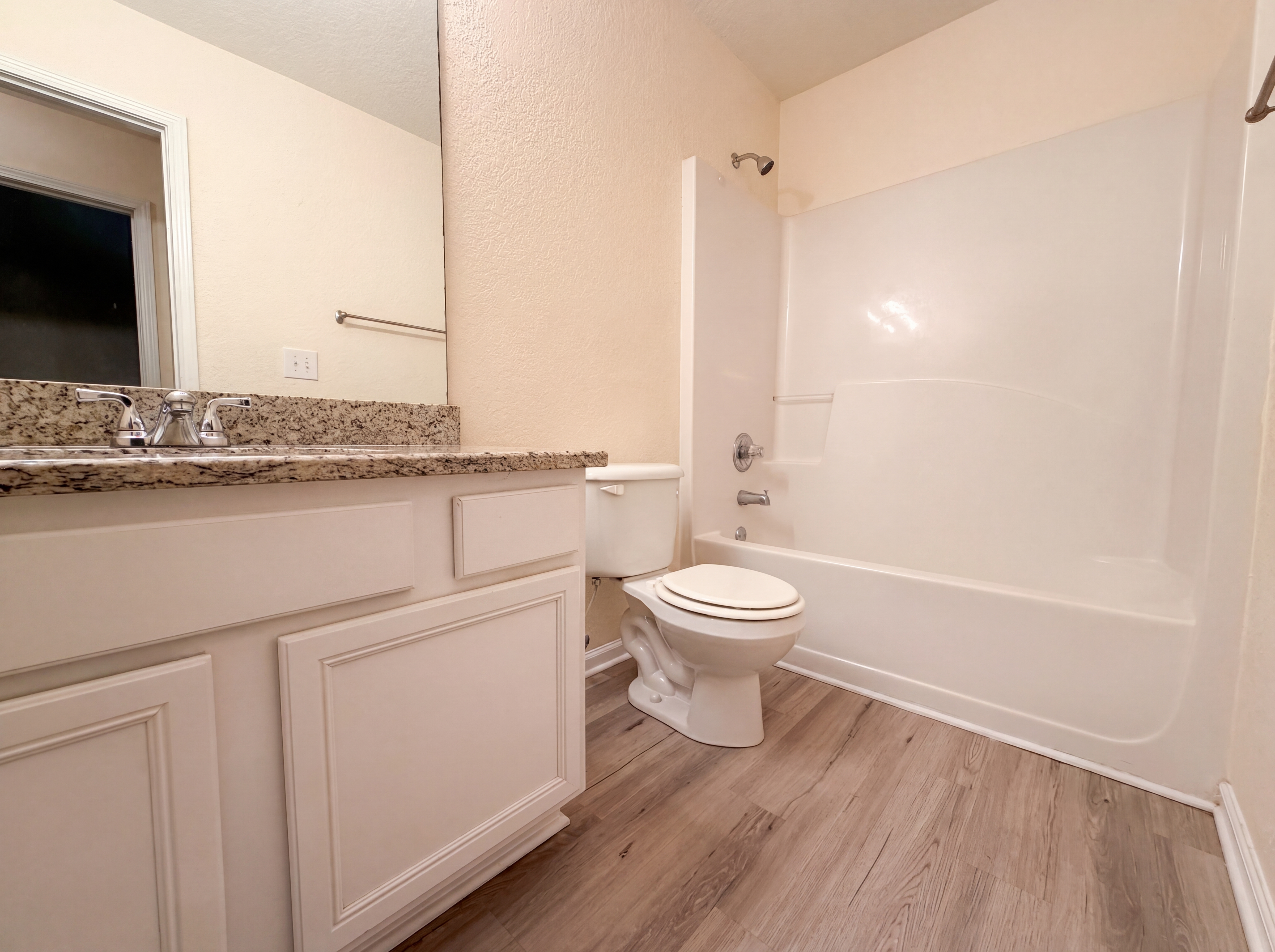 Photo 13 of 18 of 5080 Windsor Forrest Ln, Atlanta, GA