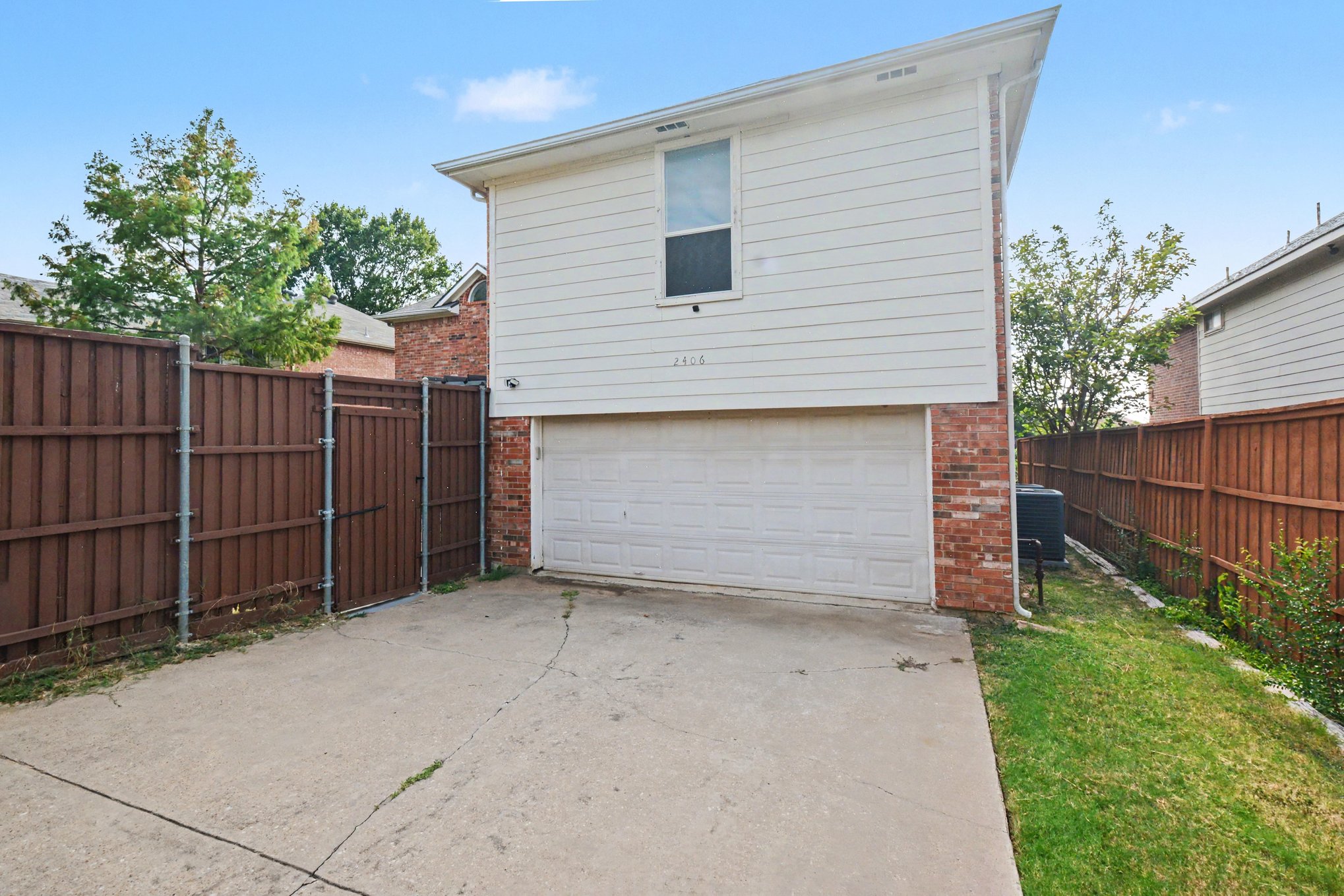 Photo 48 of 50 of 2406 Manchester Dr, Carrollton, TX