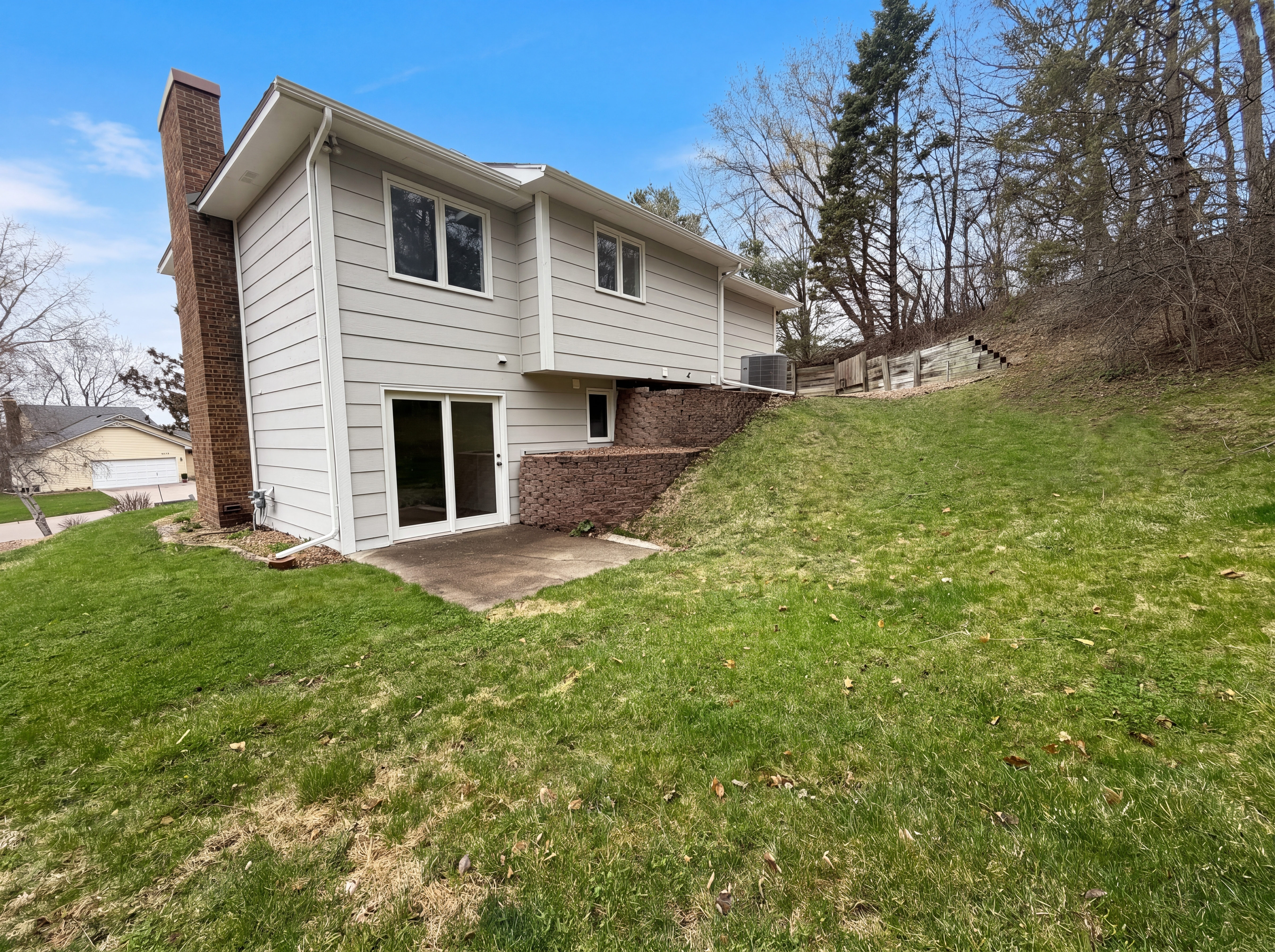 Photo 5 of 20 of 6475 Grand View Dr, Eden Prairie, MN