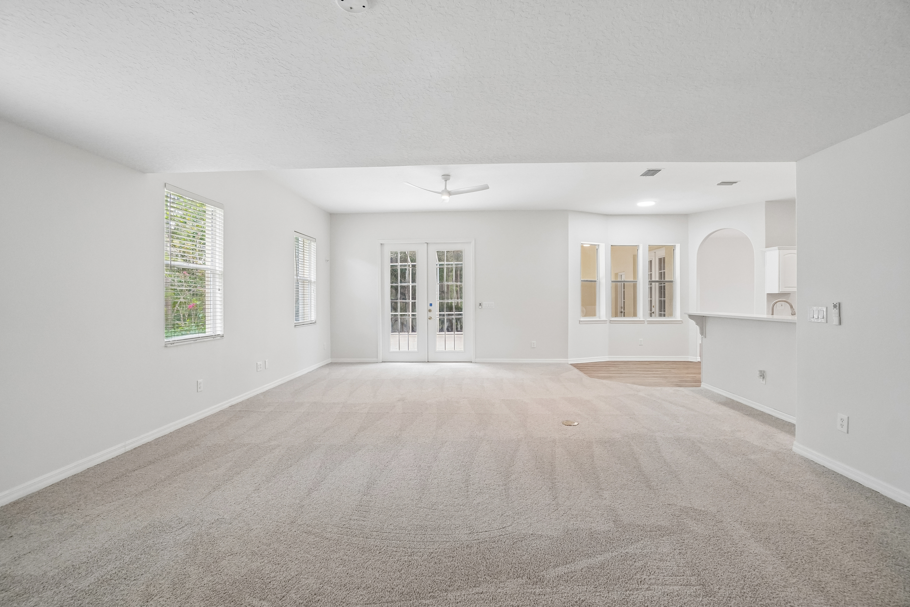 Photo 7 of 35 of 17718 Crystal Cove Pl, Lutz, FL