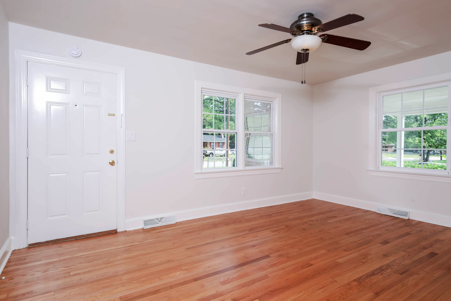 Photo 3 of 21 of 1117 Brownview Dr, Rocky Mount, NC