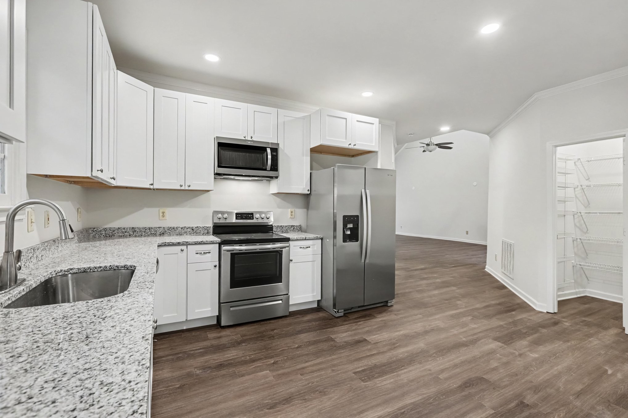 Photo 6 of 20 of 5818 Cobb Mdw, Norcross, GA