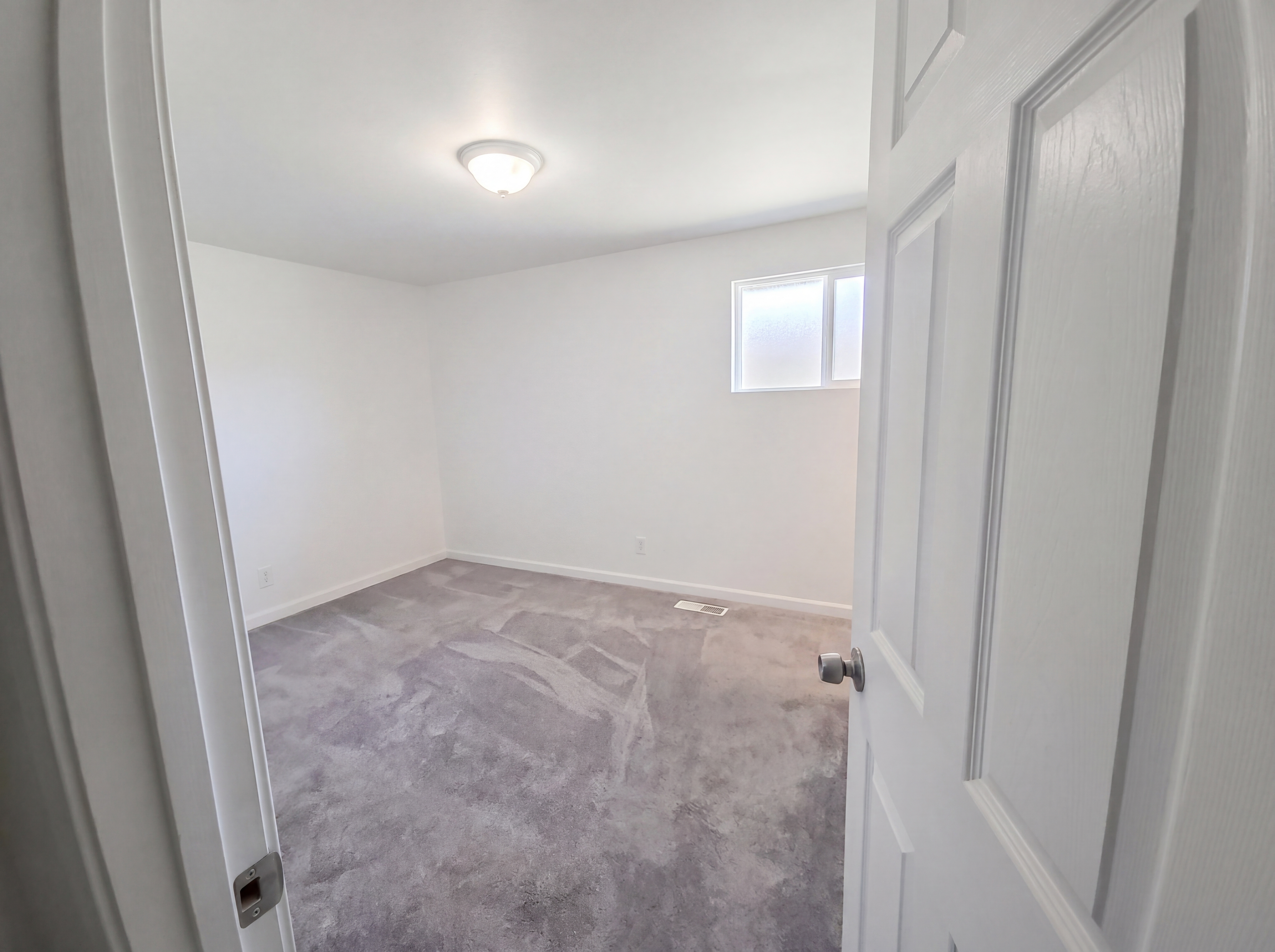 Photo 9 of 16 of 2508 W Francis Ave, Spokane, WA