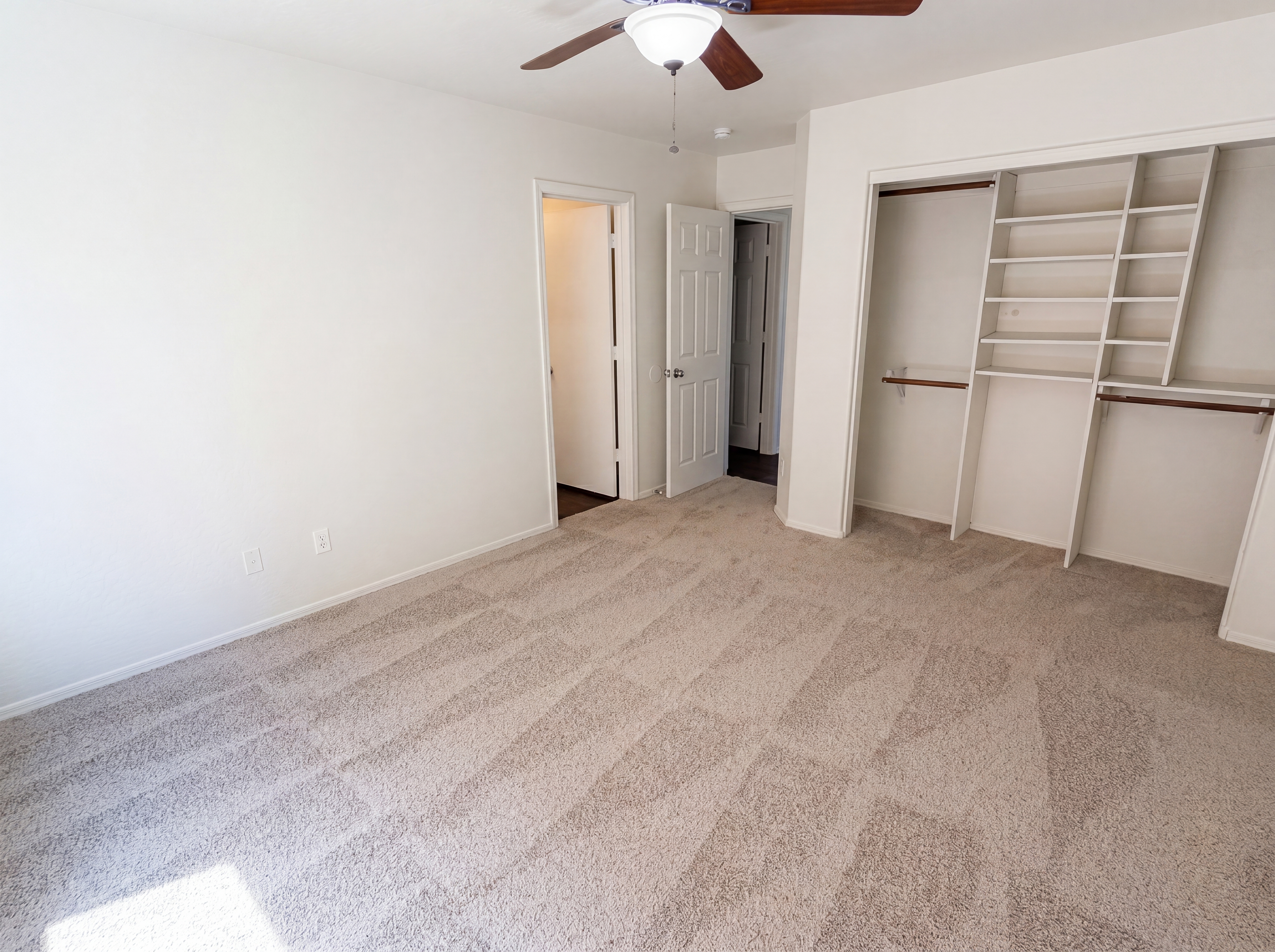 Photo 4 of 25 of 12421 W Windrose Dr, El Mirage, AZ