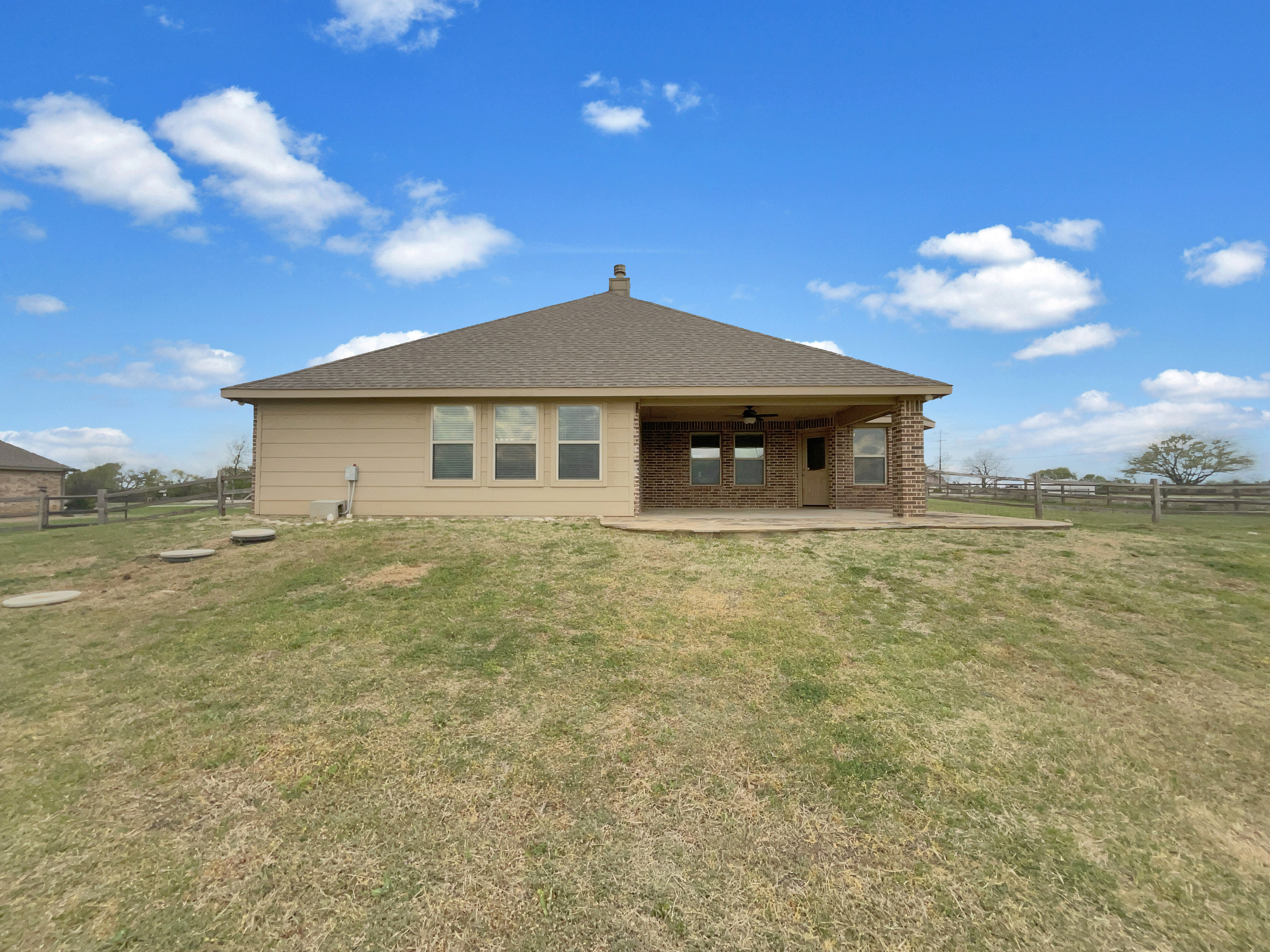 Photo 8 of 29 of 103 County Road 4223, Decatur, TX