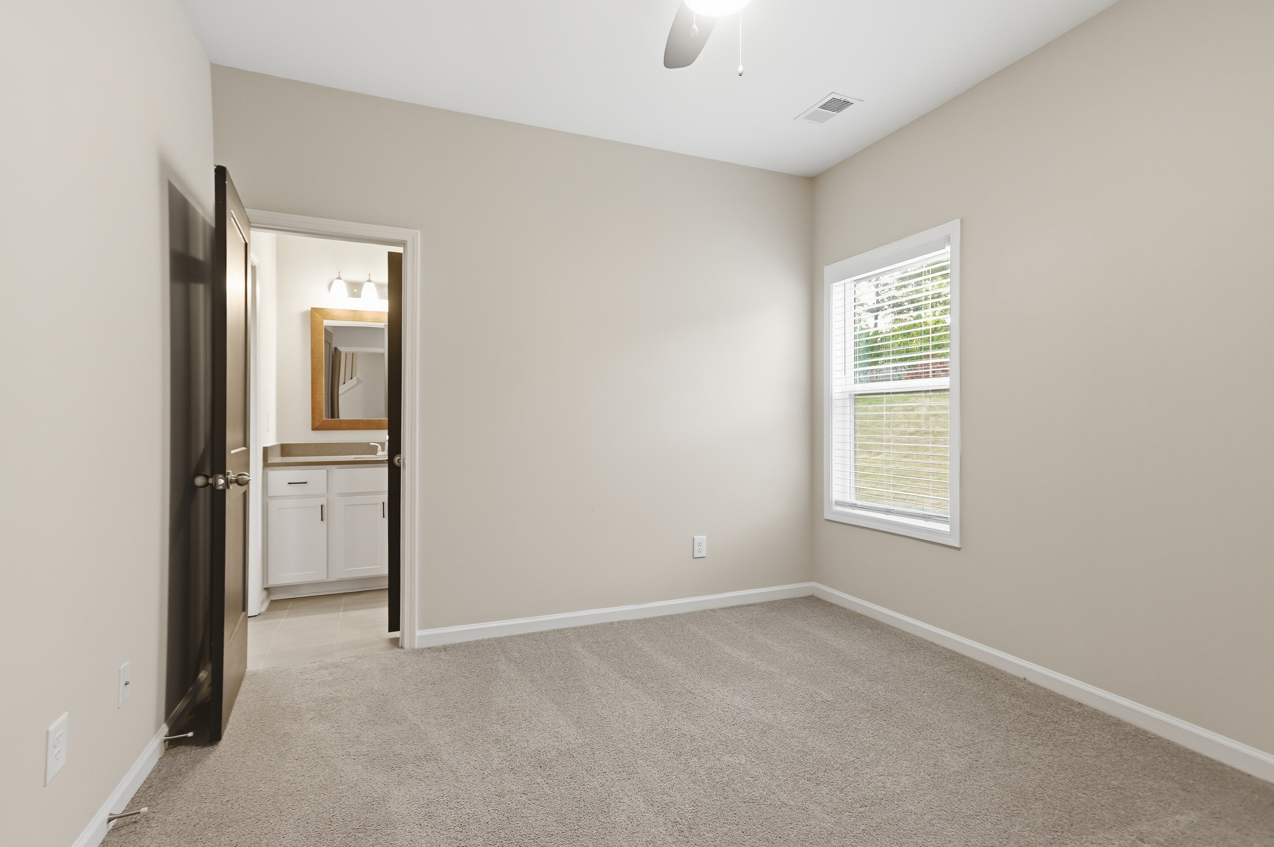 Photo 19 of 43 of 7001 Palomino Trl, Winston, GA