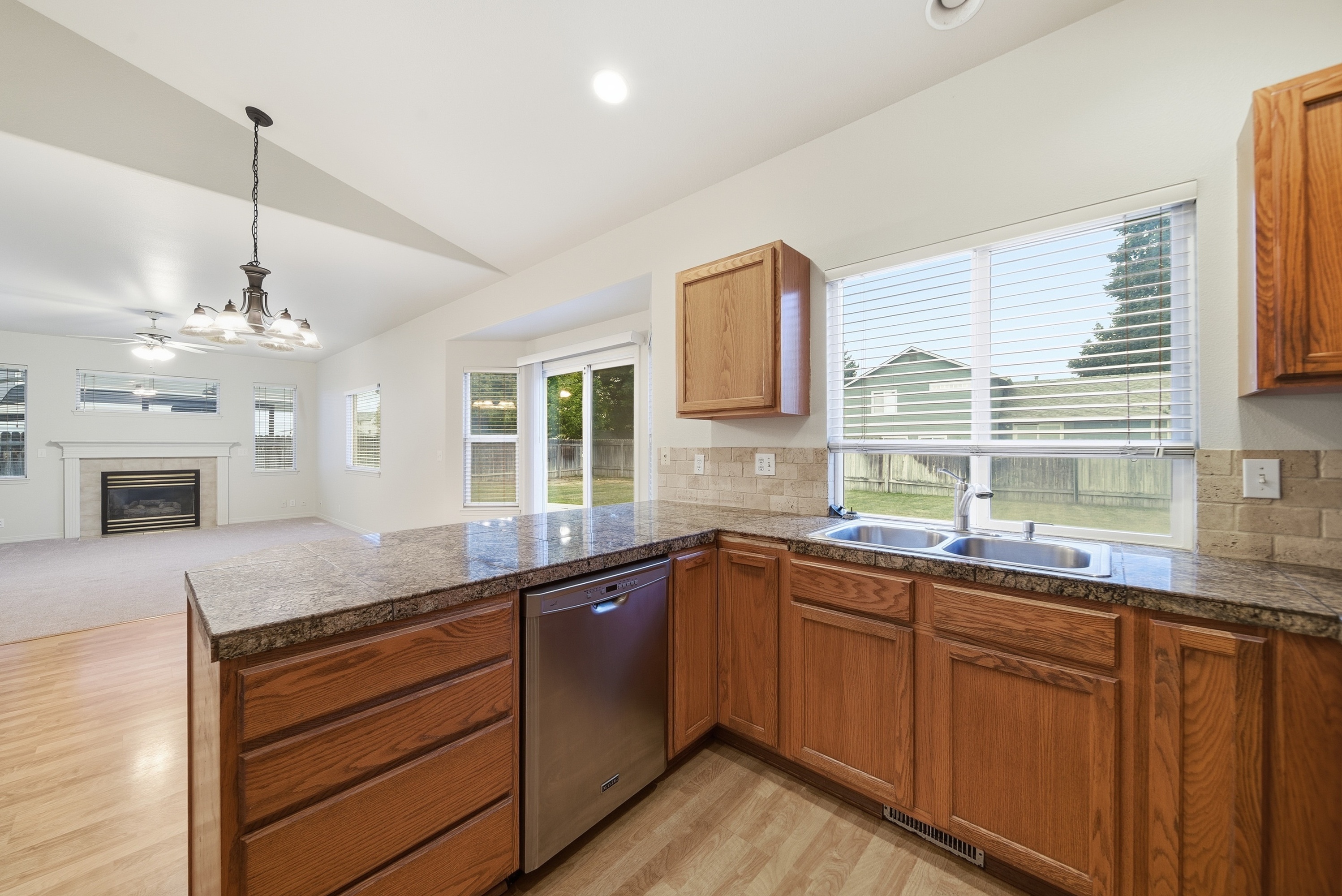 Photo 11 of 33 of 919 E Hawk St, Meridian, ID