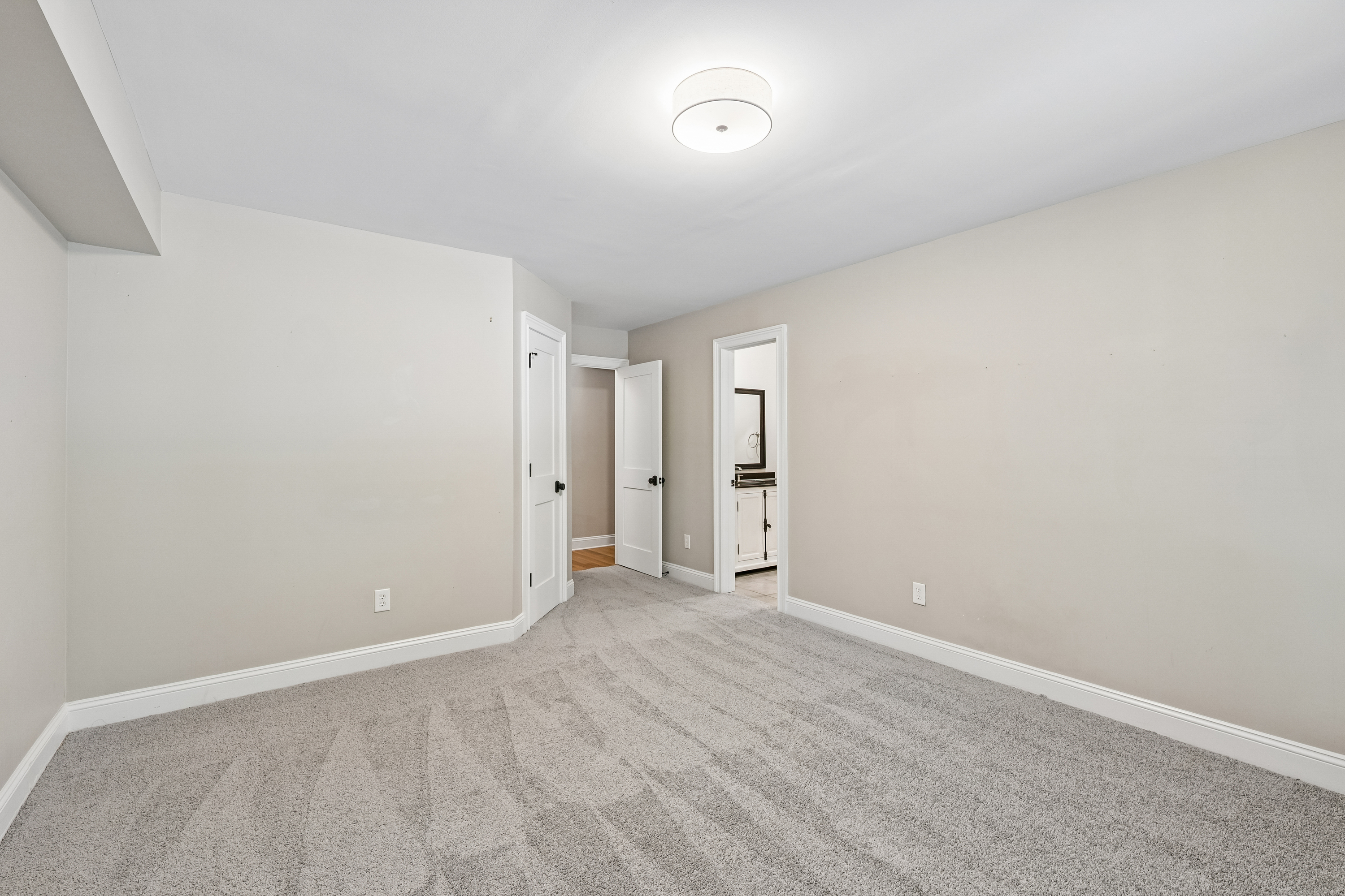 Photo 37 of 53 of 5609 Camilla Dr, Charlotte, NC