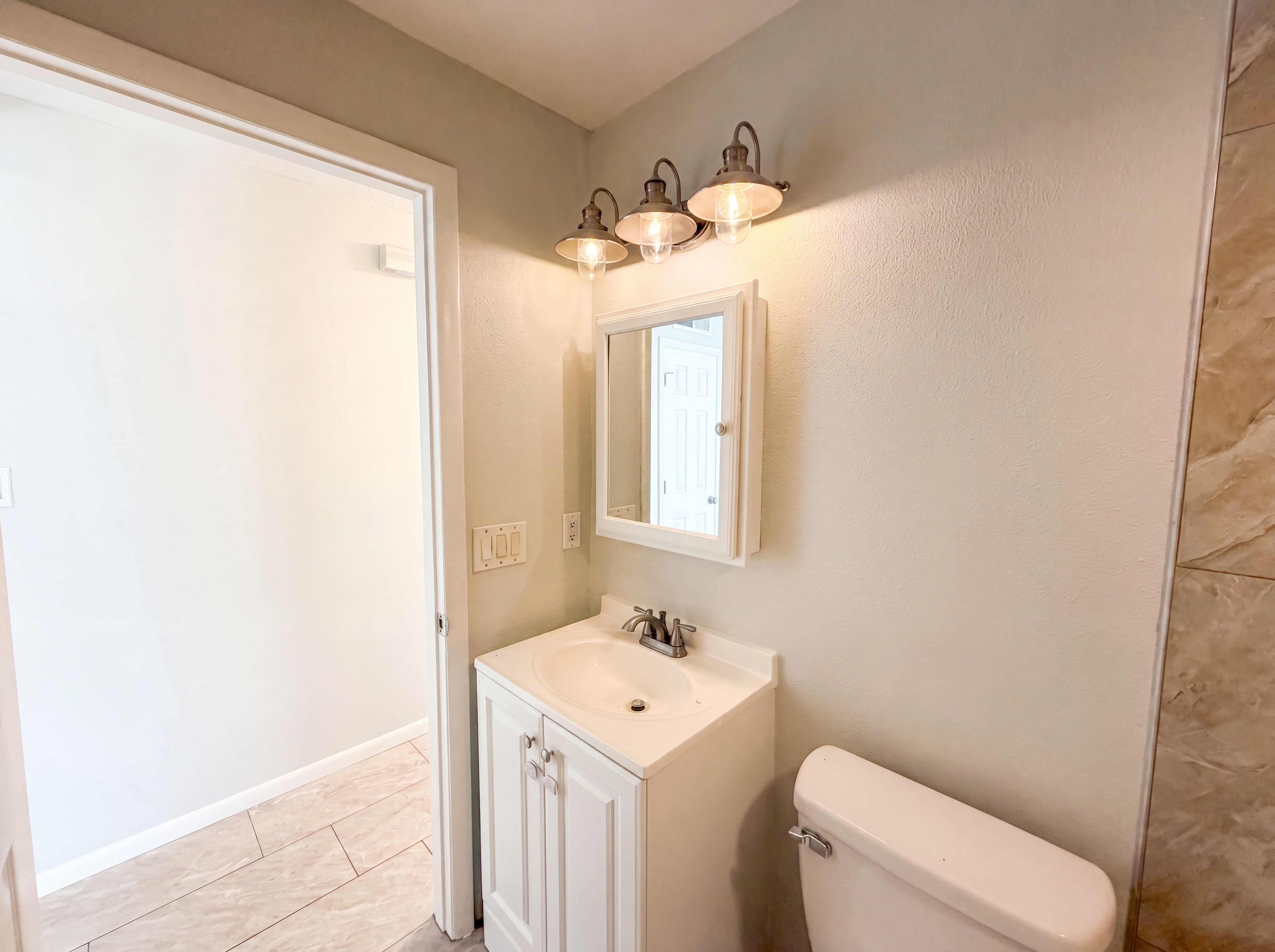 Photo 13 of 22 of 880 Fruitland Dr, Deltona, FL