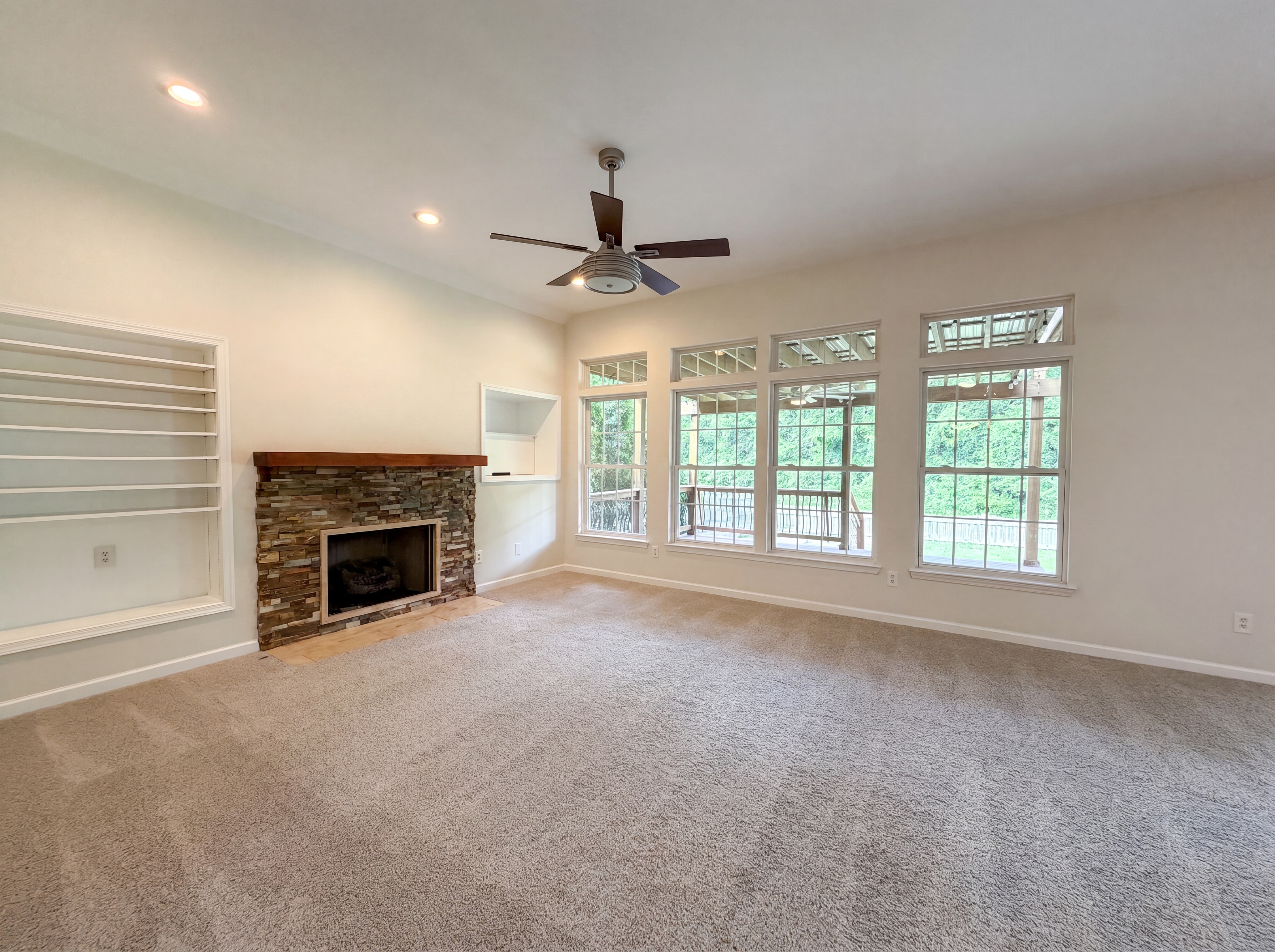 Photo 13 of 33 of 1027 Countess Ln, Spring Hill, TN