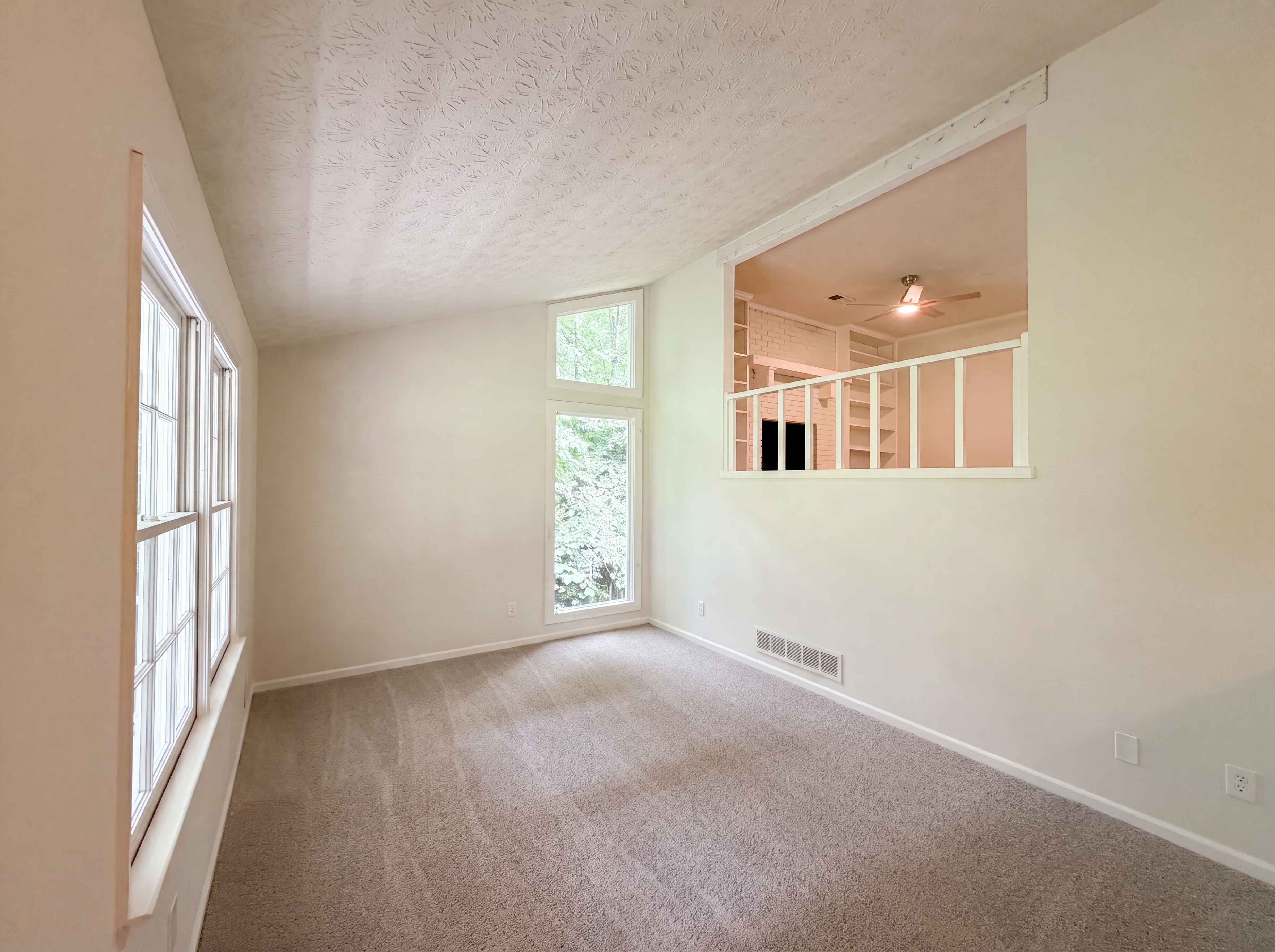 Photo 9 of 31 of 6486 Lynndale Ln, Morrow, GA