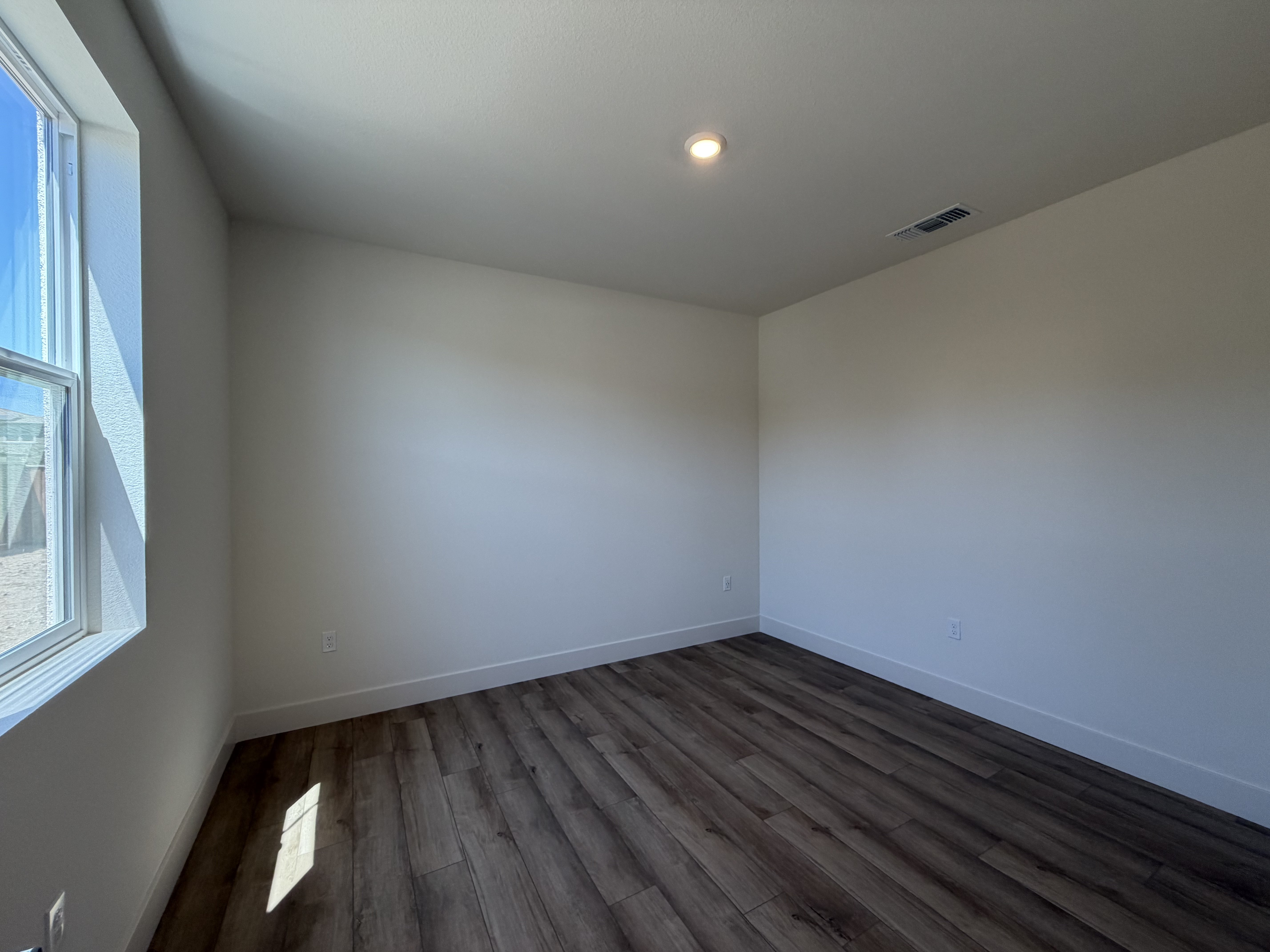 Photo 22 of 49 of 5699 Kusnick Ave, Tracy, CA