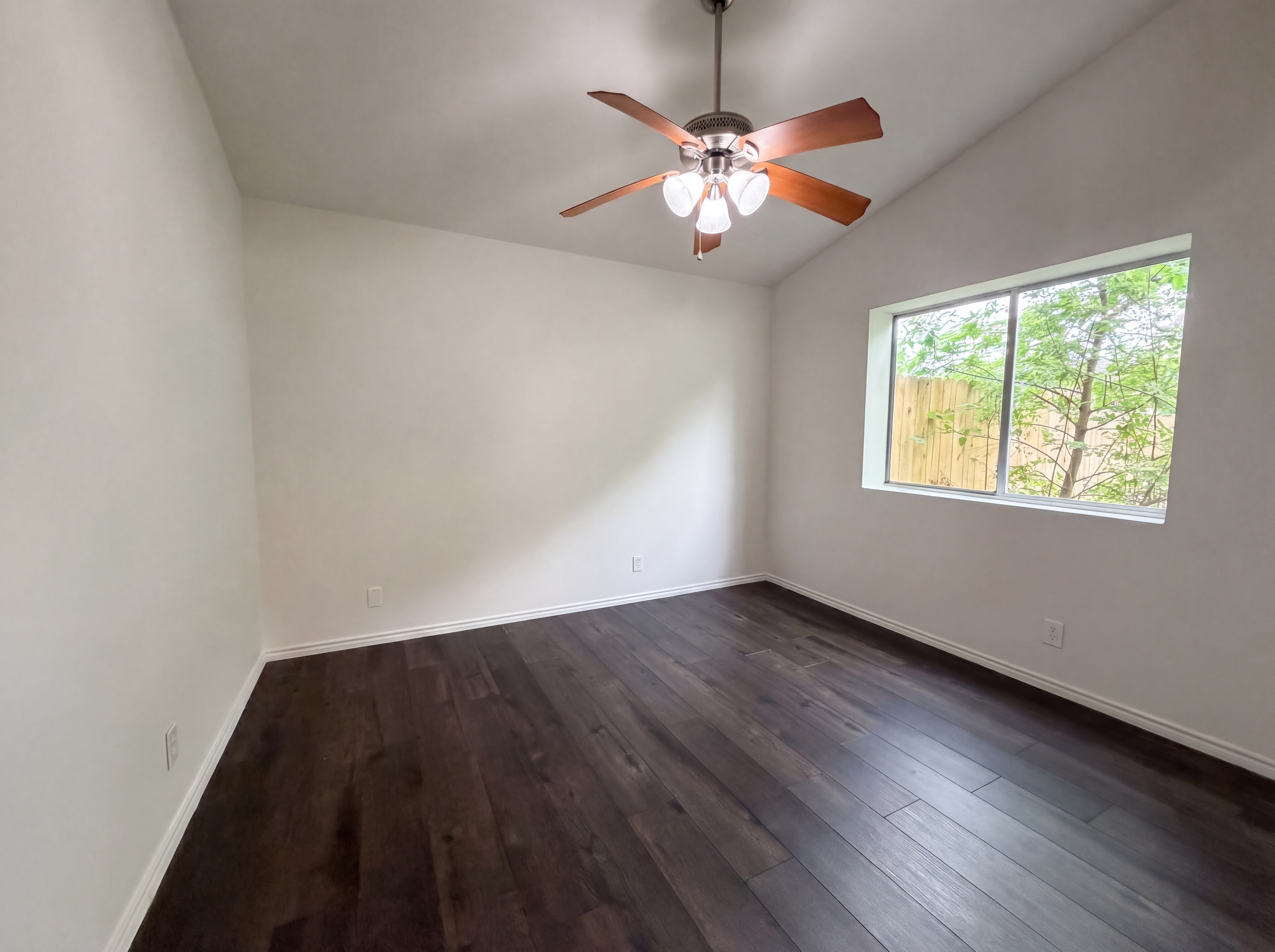 Photo 10 of 16 of 612 Pecos Dr, Temple, TX
