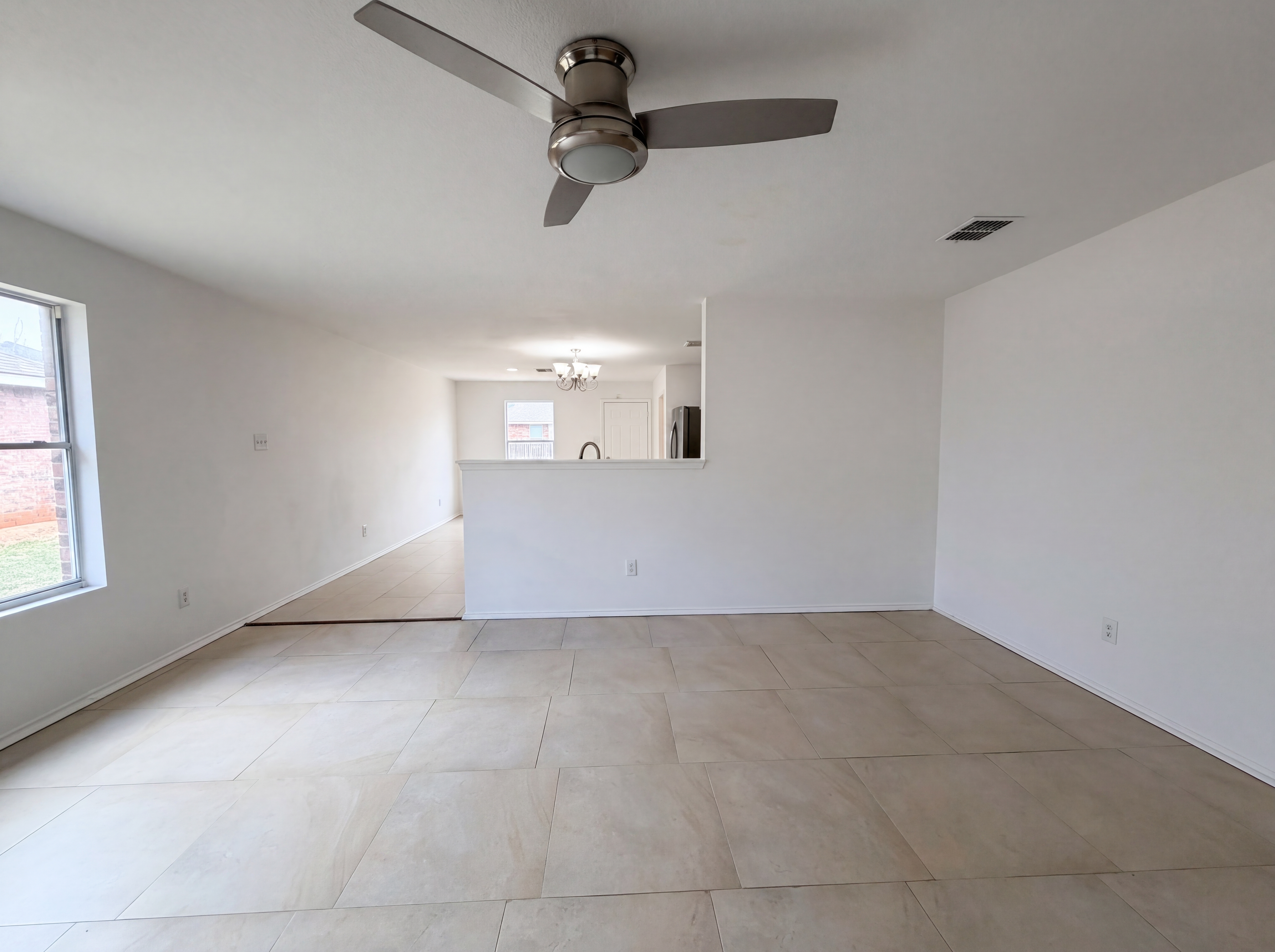 Photo 7 of 17 of 1120 Beaverwood Ln, Crowley, TX