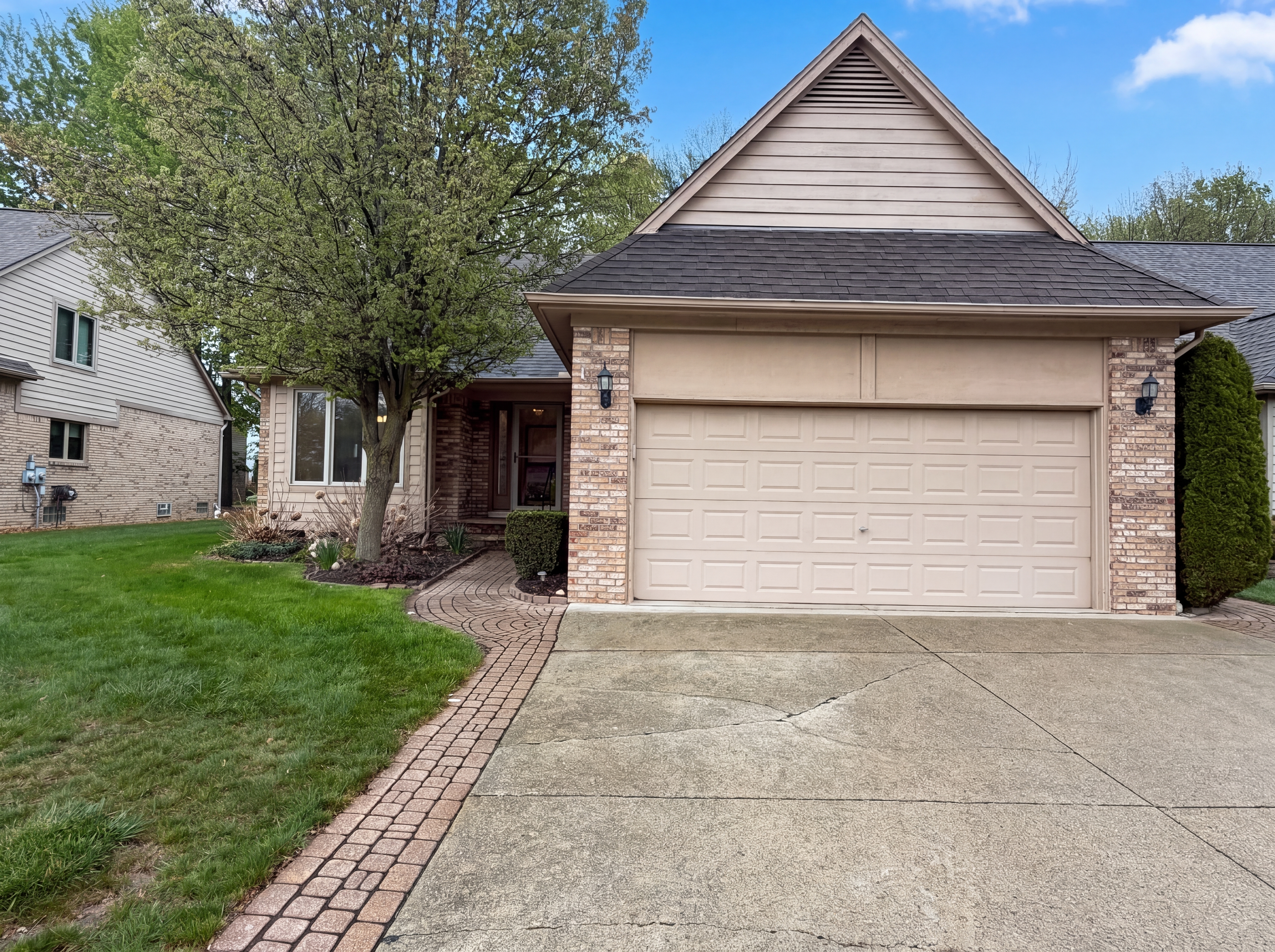 Photo 21 of 24 of 52186 Jacqueline Ct, Macomb, MI