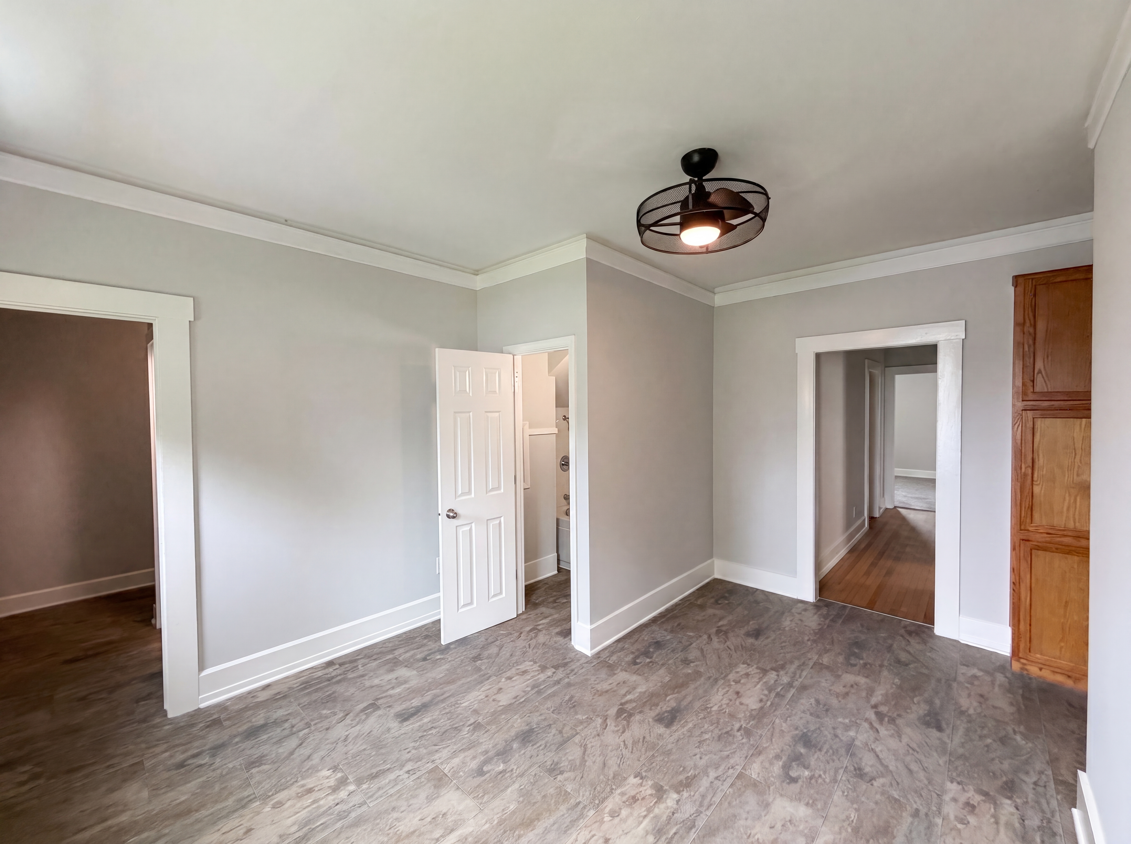 Photo 7 of 25 of 1510 E Raymond St, Indianapolis, IN