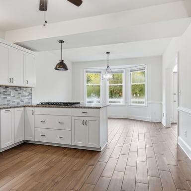 Property photo 2 of 1102 Timber Glen Ct SW