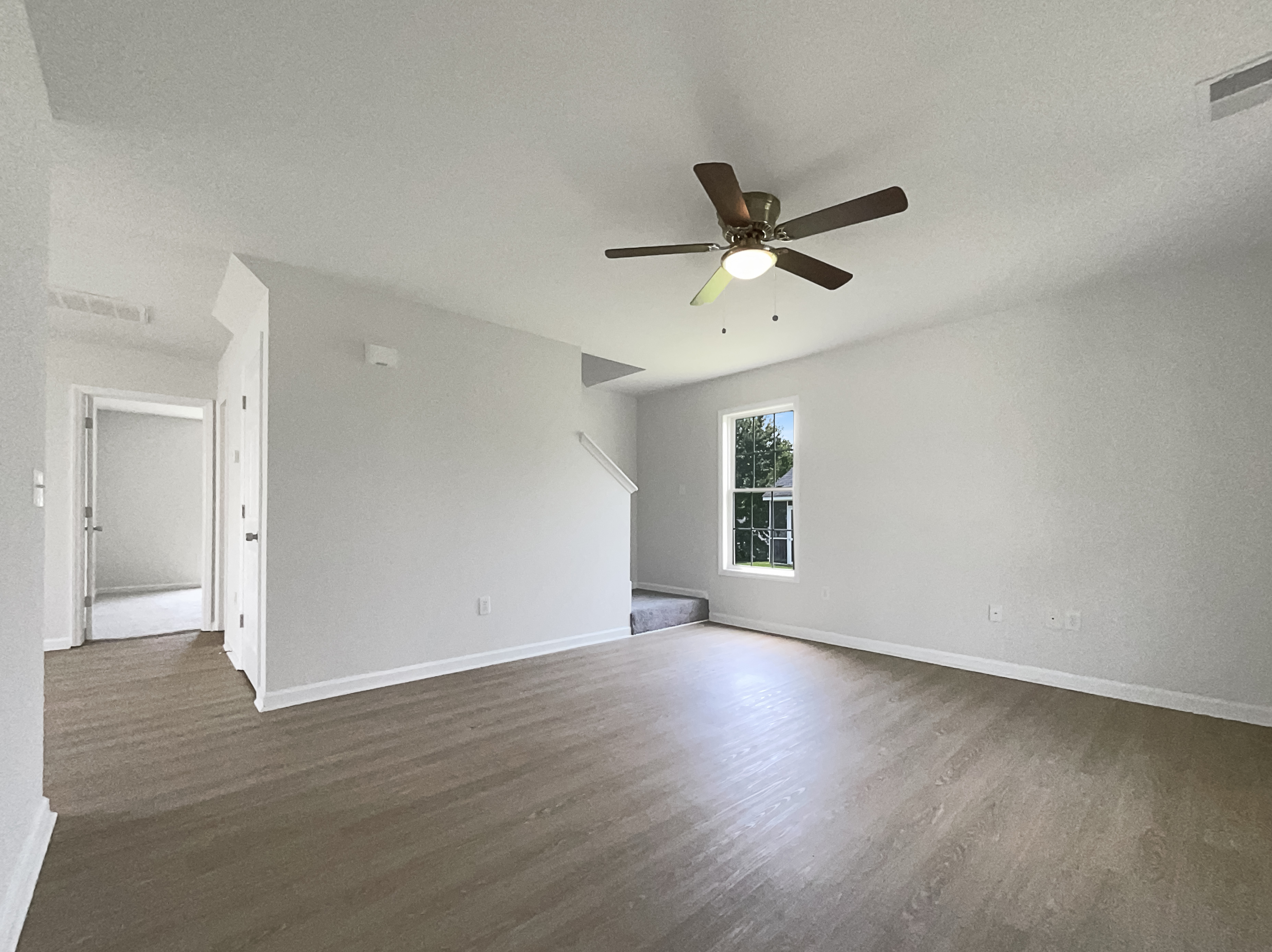 Photo 3 of 19 of 4025 Scofield Dr, Raleigh, NC