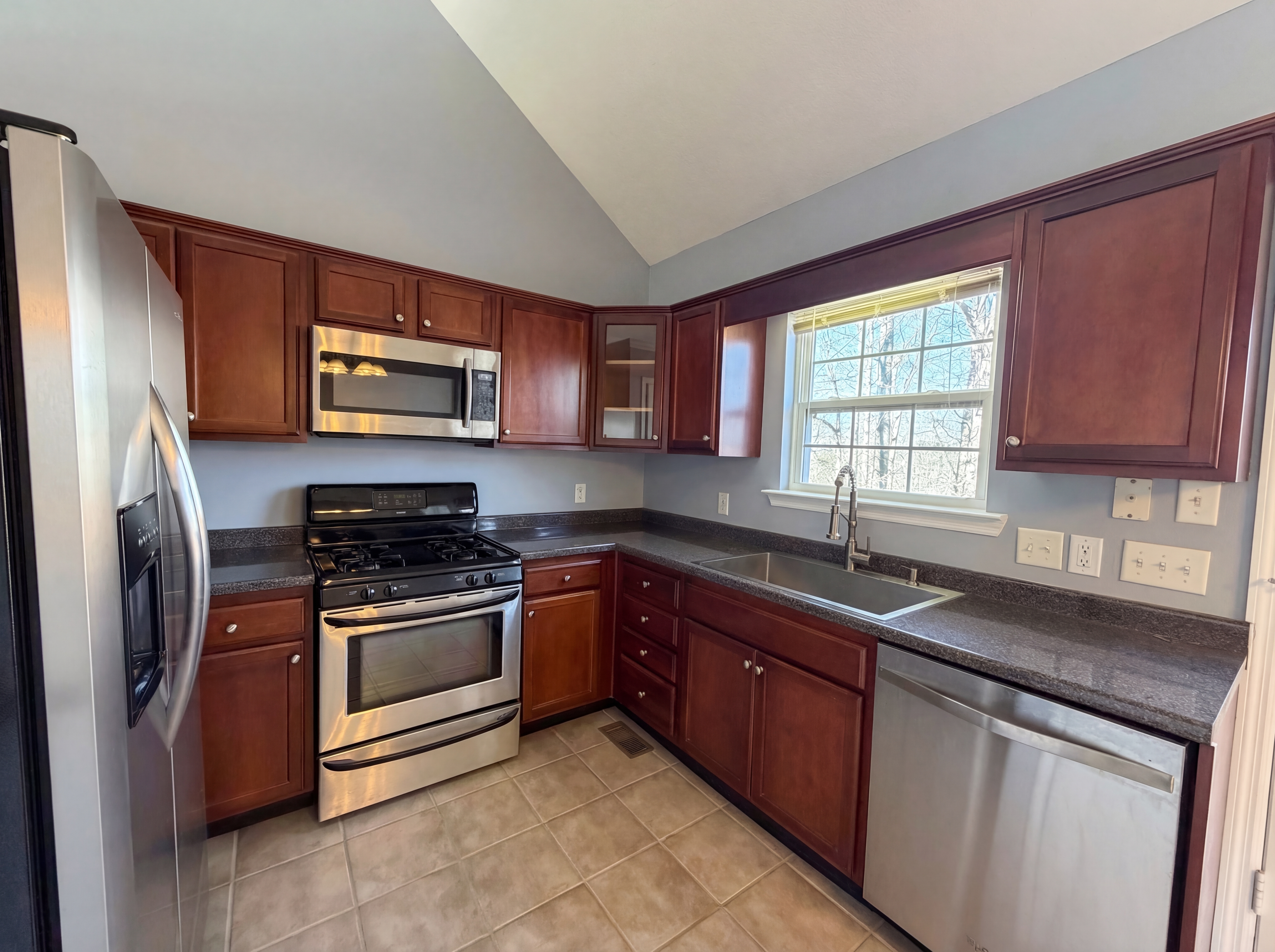 Photo 2 of 24 of 6937 Bucksland Dr, Ooltewah, TN