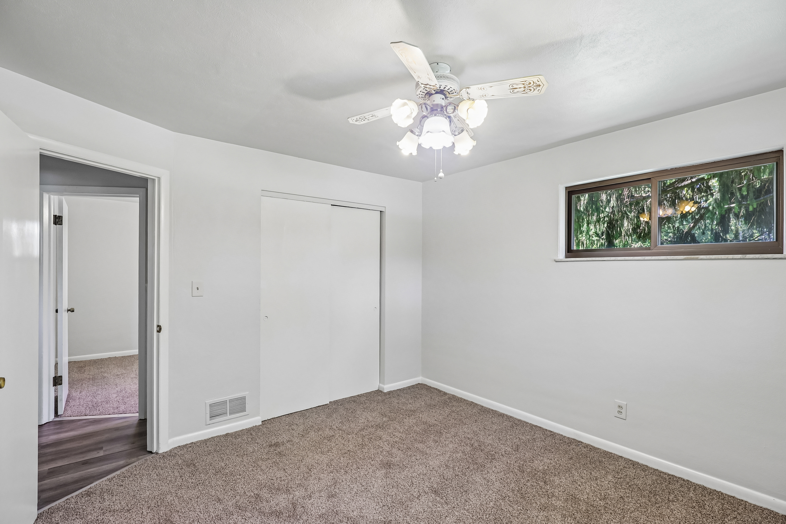 Photo 36 of 42 of 4071 Carondelet Dr, Dayton, OH