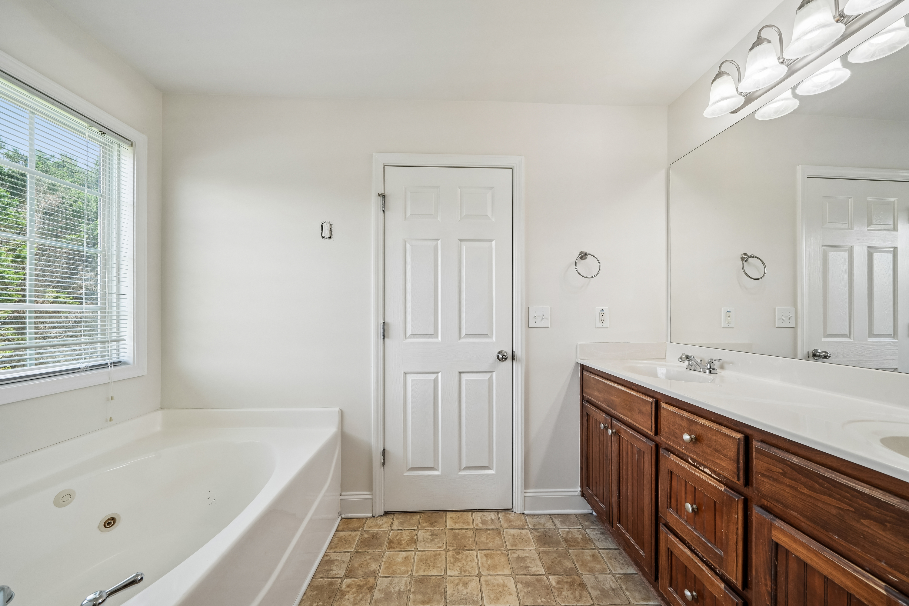 Photo 20 of 39 of 70 Feldspar Dr, Jefferson, GA