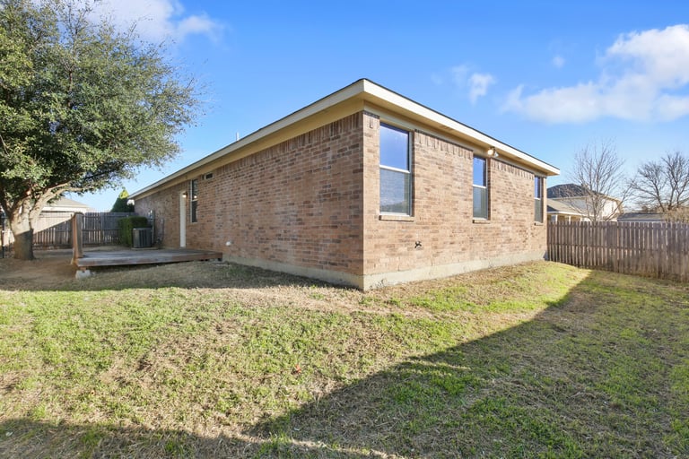 Photo 23 of 25 - 6337 Downeast Dr, Fort Worth, TX 76179