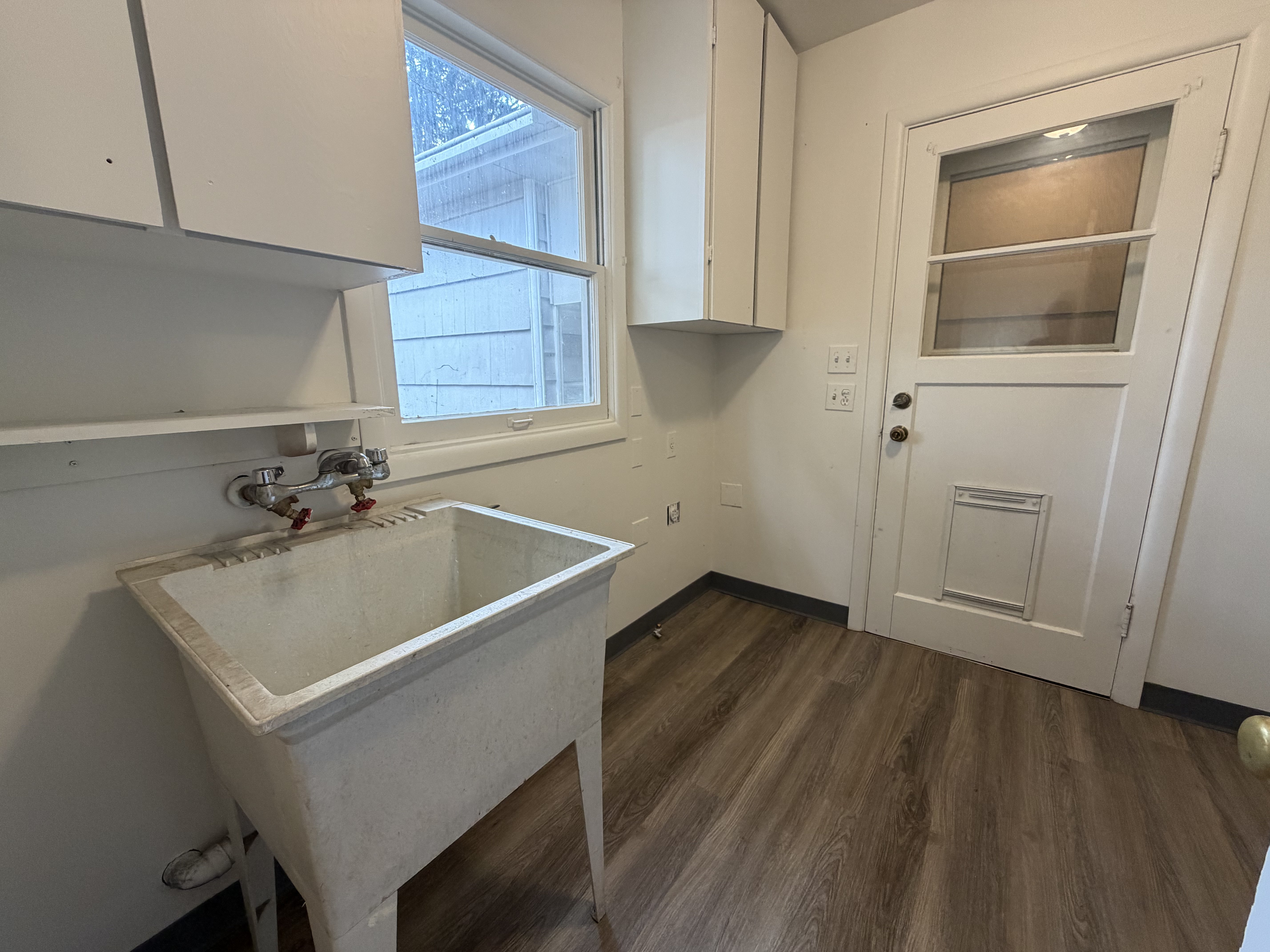 Photo 13 of 15 of 11500 SE Hawthorne St, Portland, OR