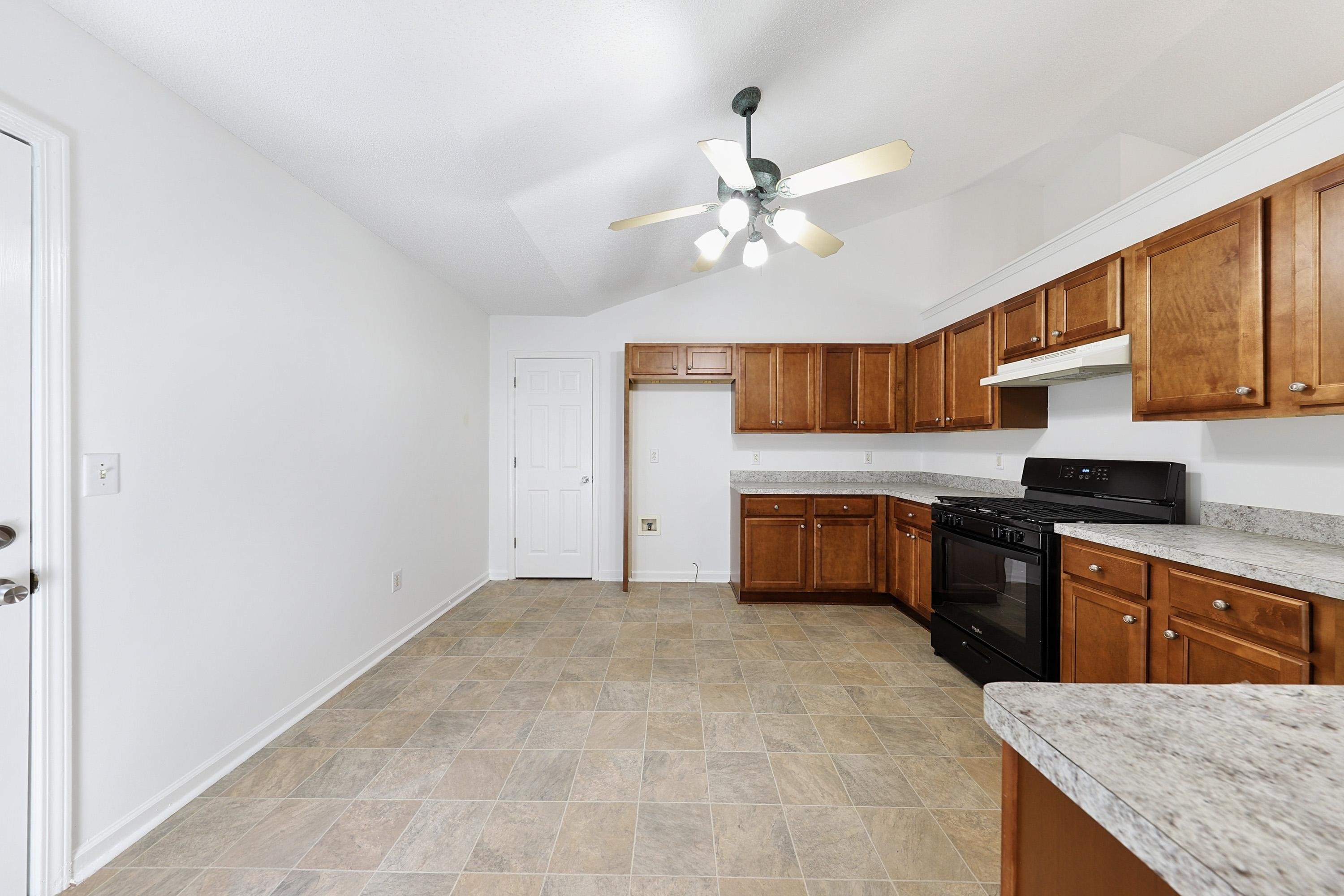 Photo 6 of 24 of 4942 Alpine Ct, Winston, GA