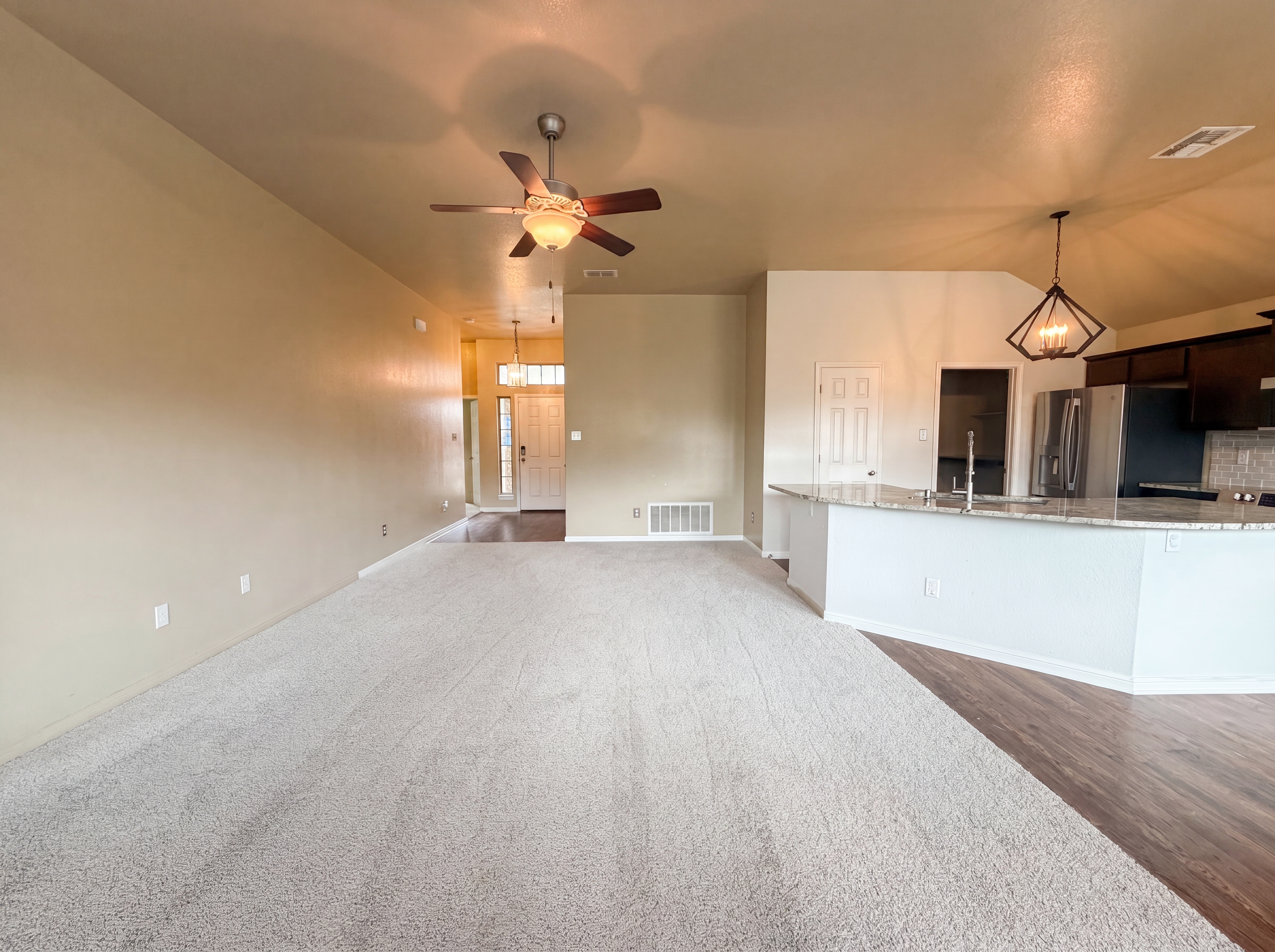 Photo 7 of 16 of 1023 Roanoke Dr, Temple, TX