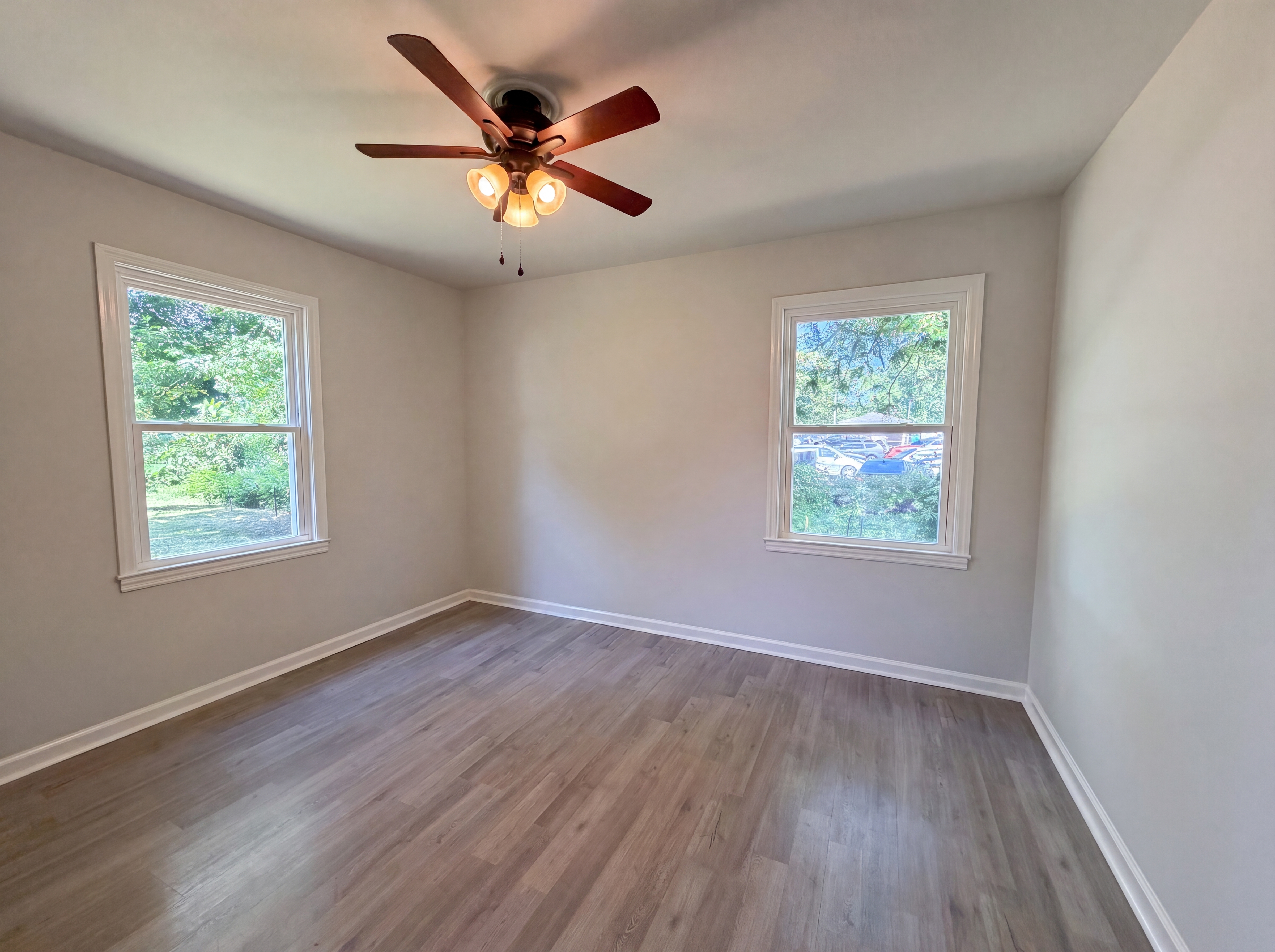 Photo 12 of 19 of 1036 E Commerce St, Lewisburg, TN
