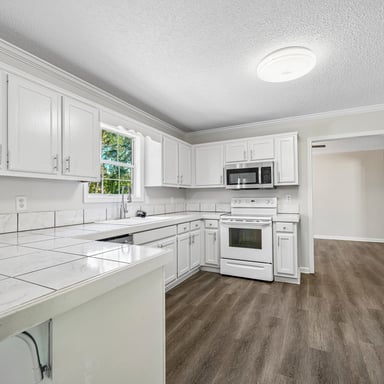 Property photo 2 of 3753 River North Dr