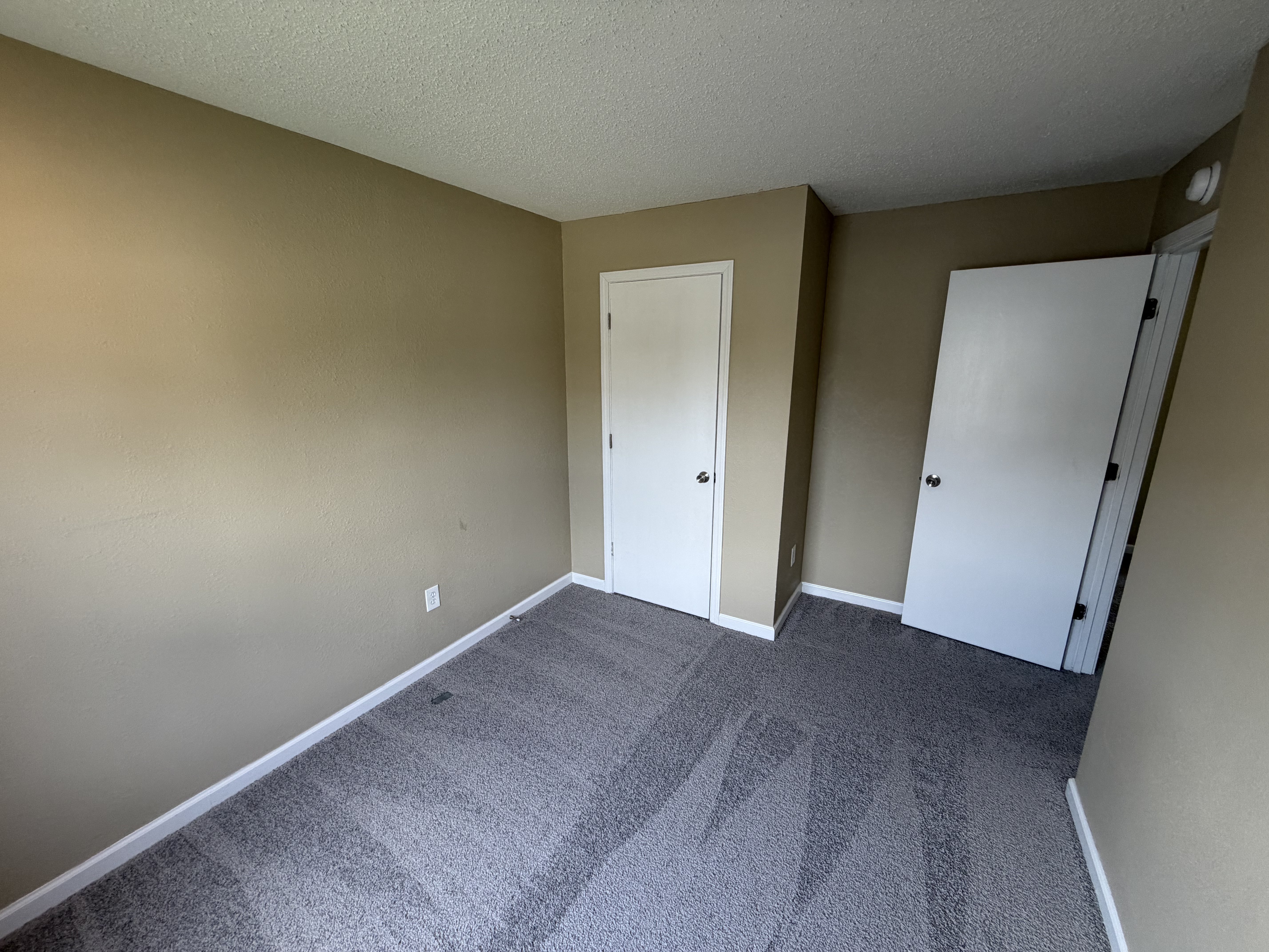 Photo 9 of 35 of 11307 Narrowleaf Dr, Indianapolis, IN