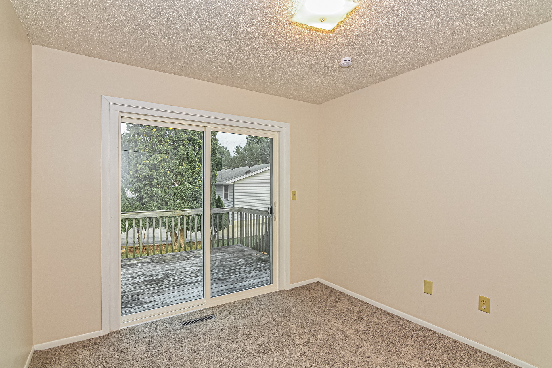 Photo 6 of 22 of 4412 22nd Ave NW, Rochester, MN
